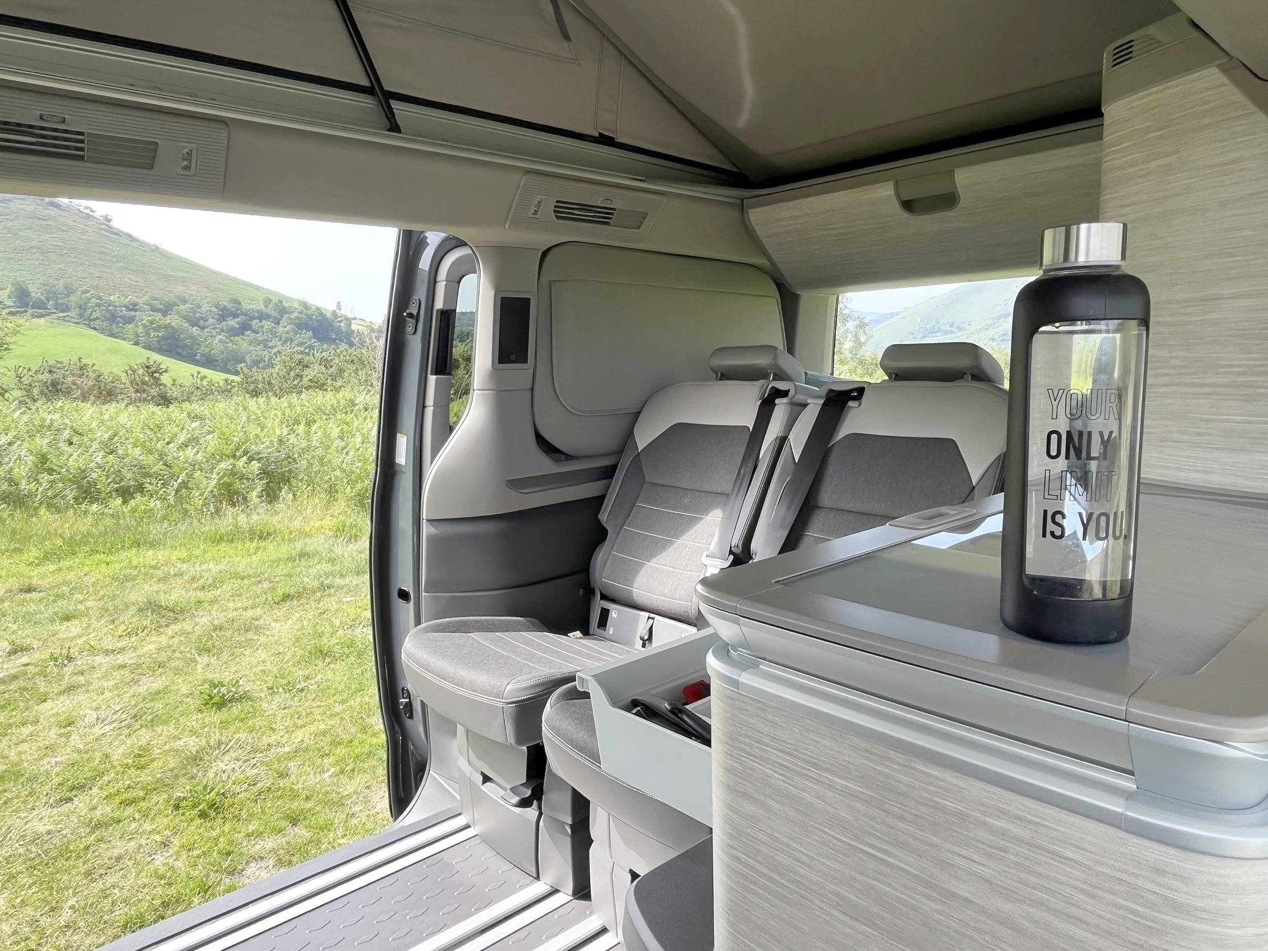 Eethoek Volkswagen California T7 DSG Coast - Yescapa
