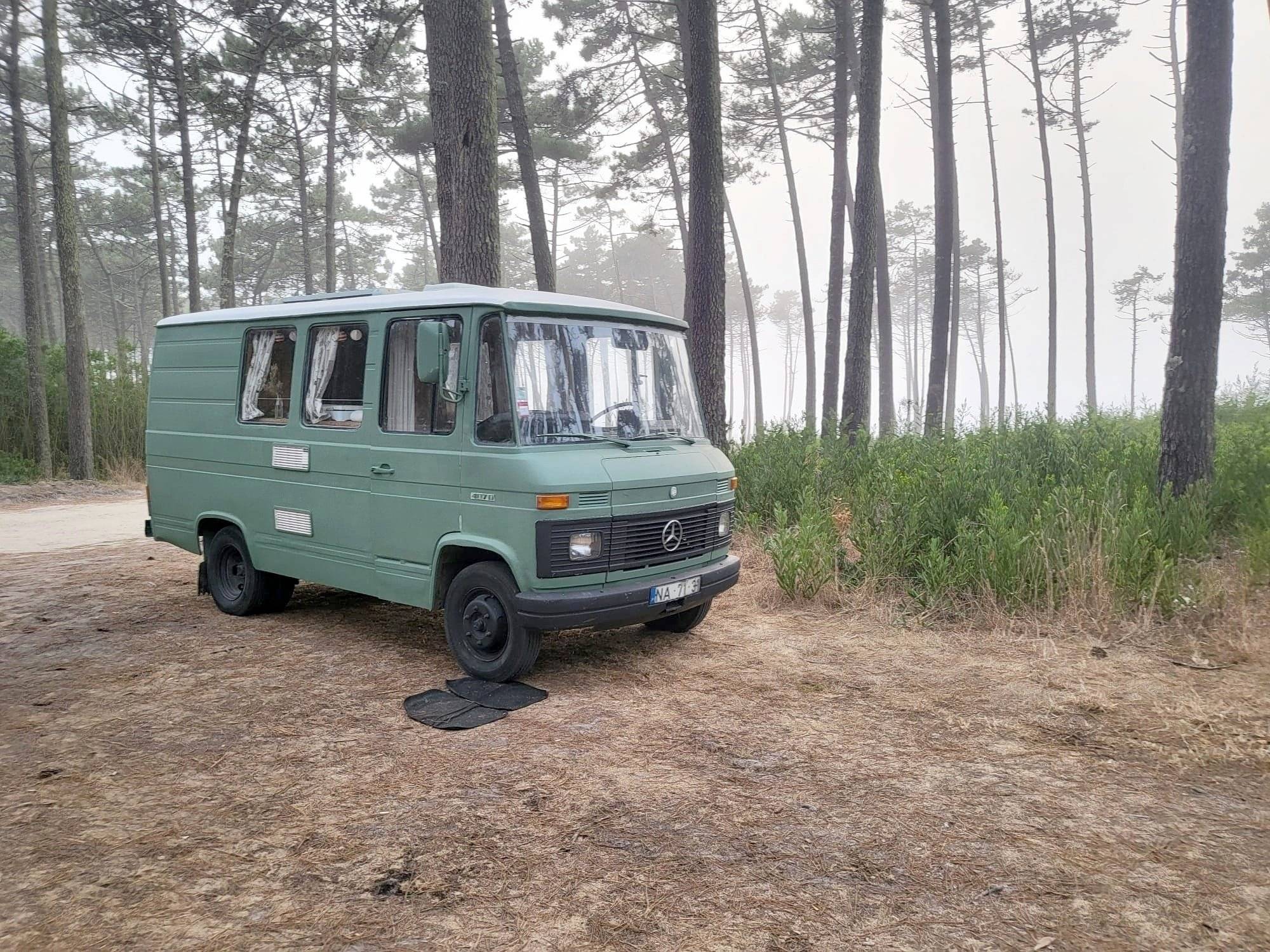 Vue avant de 3/4 Mercedes T1 - Yescapa