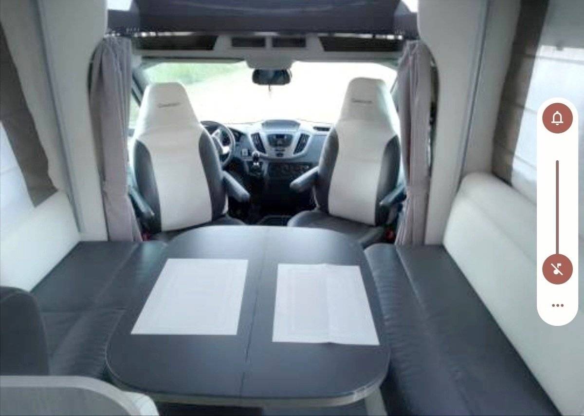 Dinette Ford Transit 2,0 l 170 ch - Yescapa