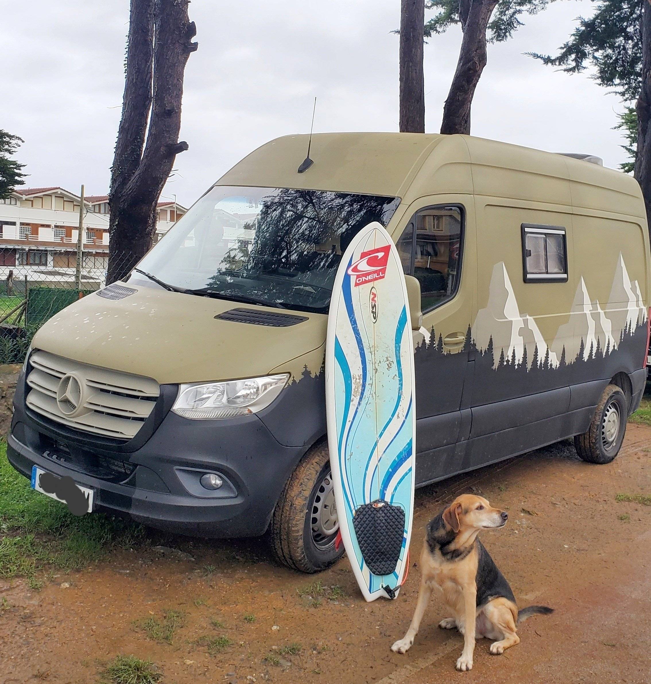 Vue avant de 3/4 Mercedes Sprinter 314 cdi - Yescapa