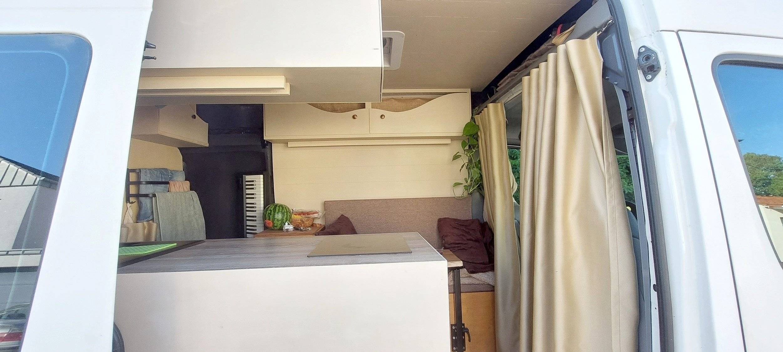 Dinette Volkswagen volkswagen Crafter 2.0 TDI - Yescapa