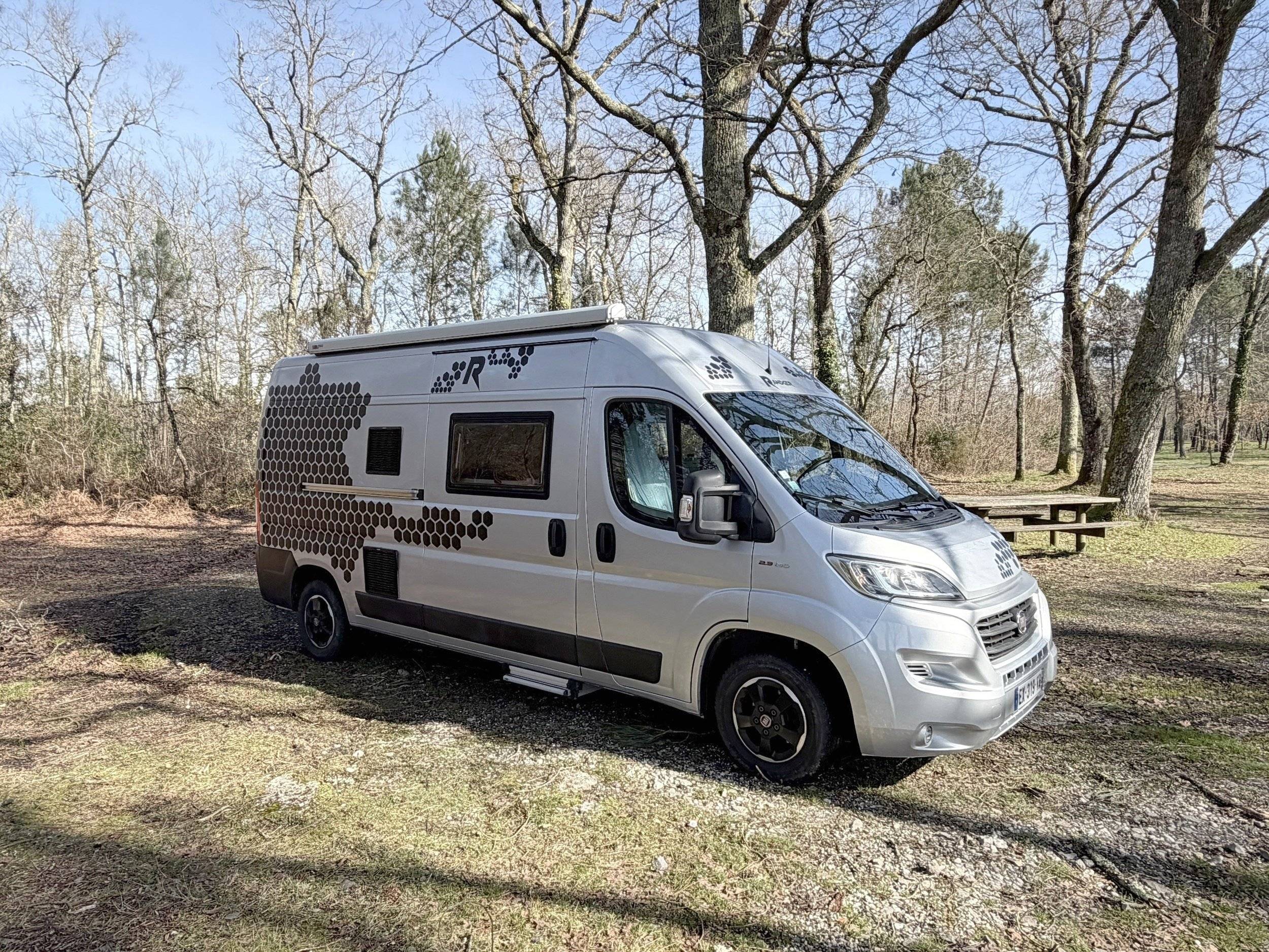 Vista del vehicle angle davanter Fiat - Yescapa