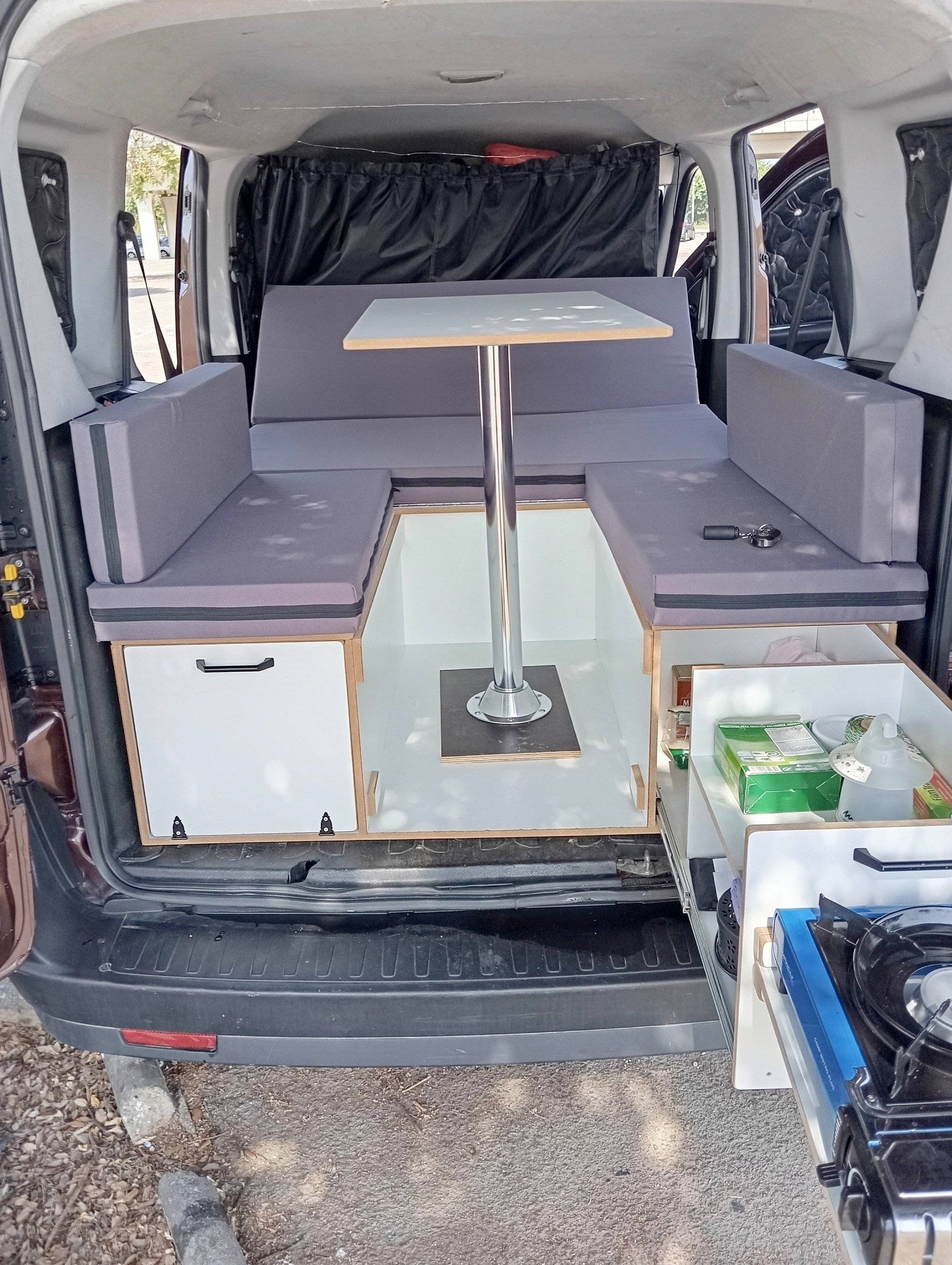 Área de jantar fiat Fiat Doblo - Yescapa