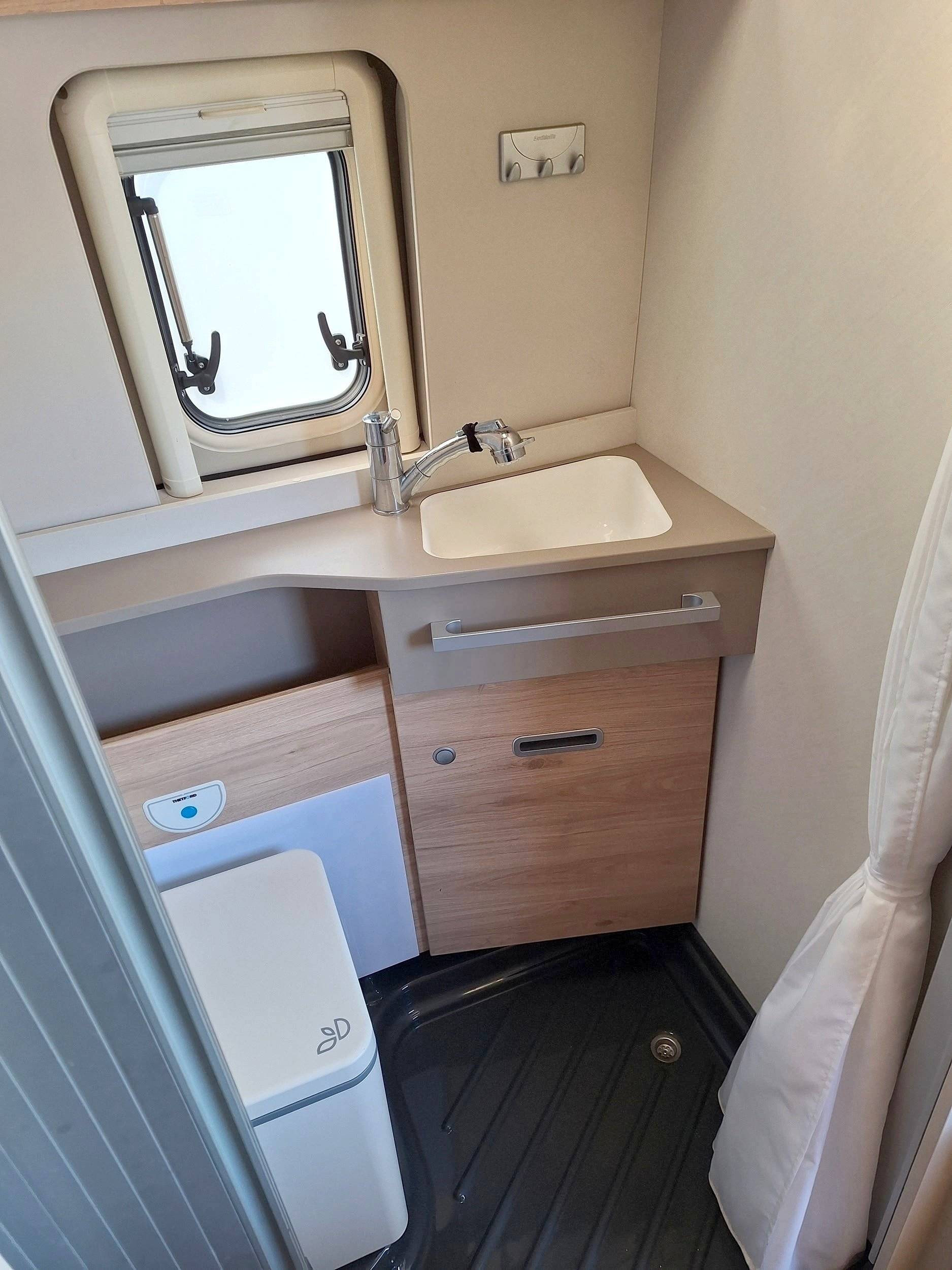 Bany / WC Citroën Jumper 2,2 l 150 ch - Yescapa