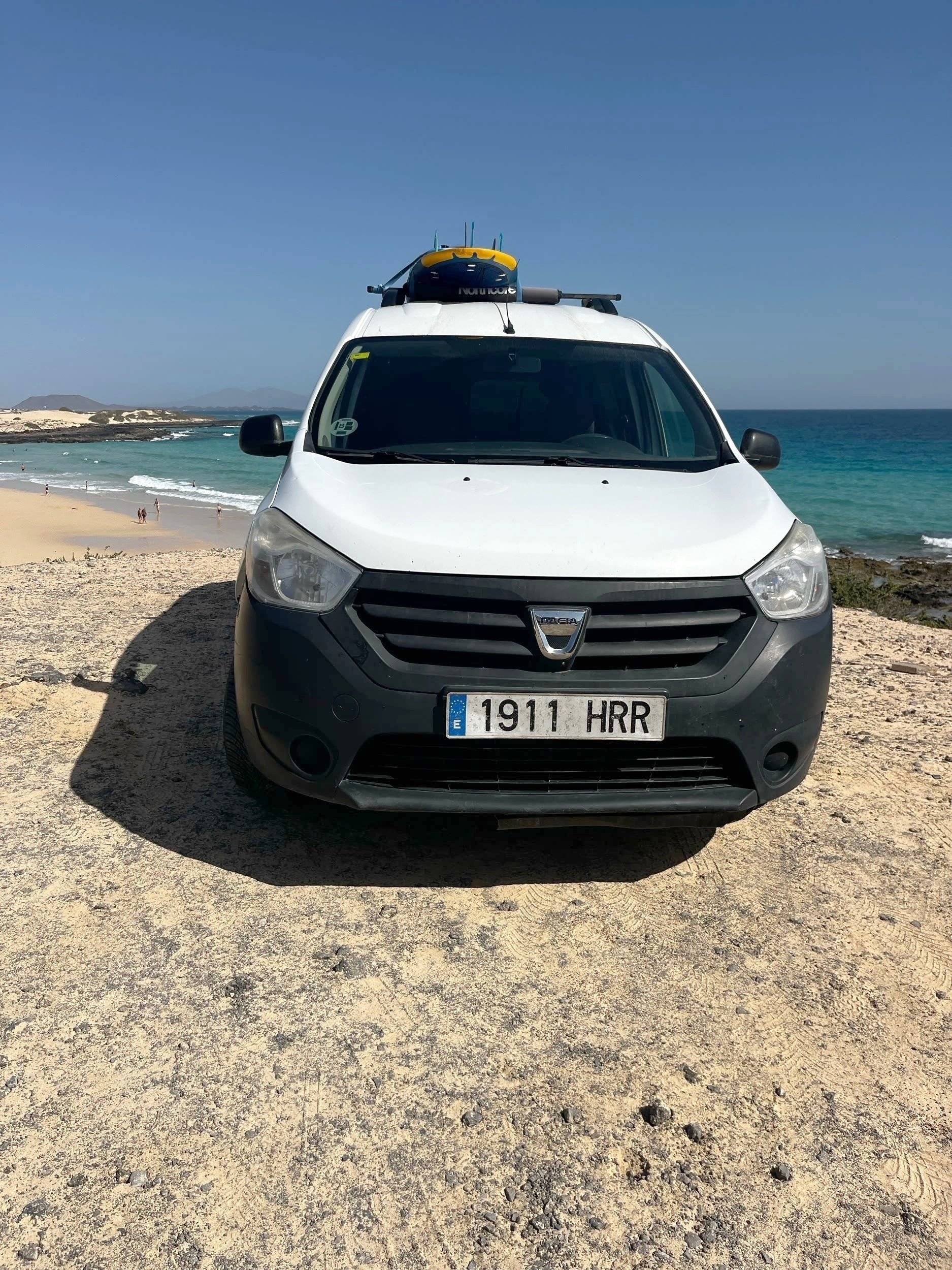 Front view from 3/4 Renault - Yescapa