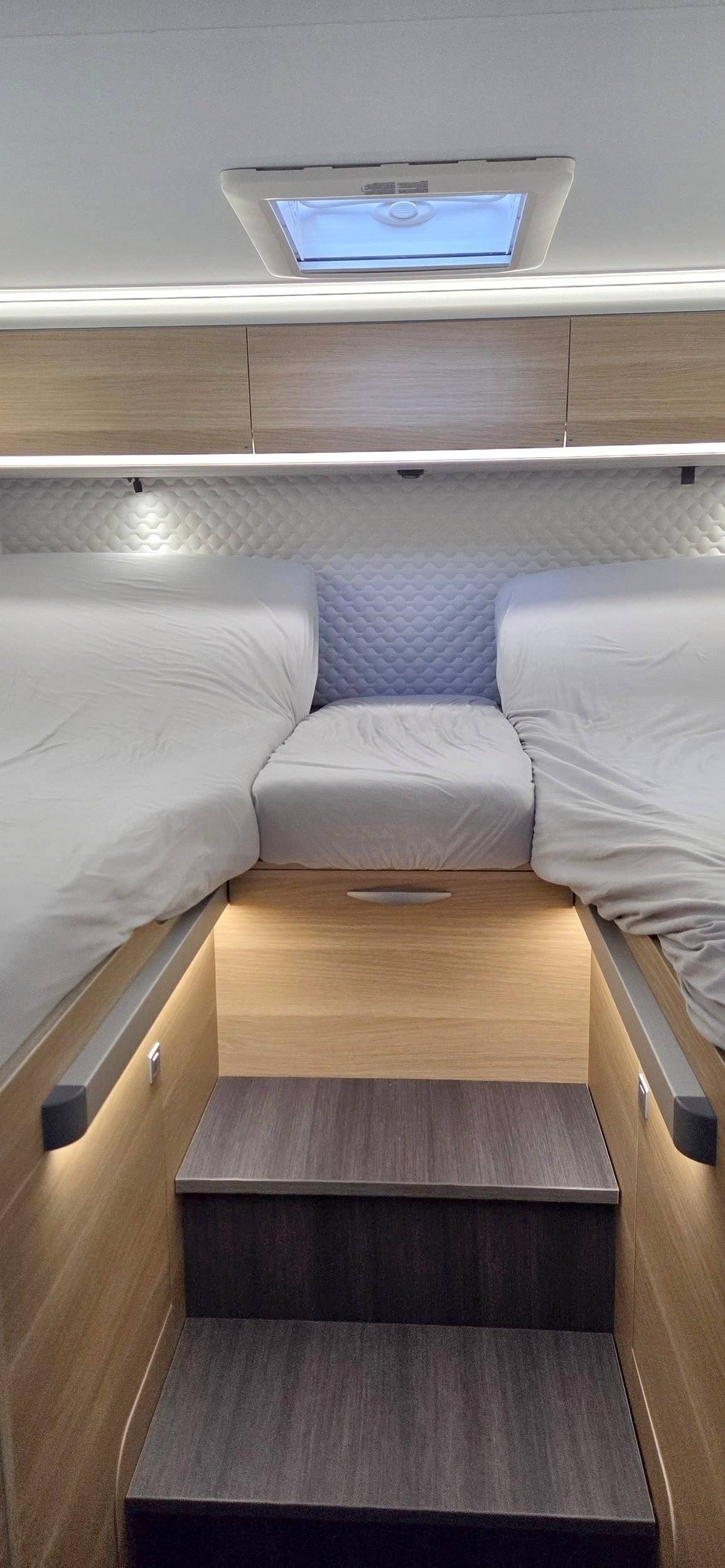 Plazas en cama Fiat DUCATO 2.2 BAV - Yescapa