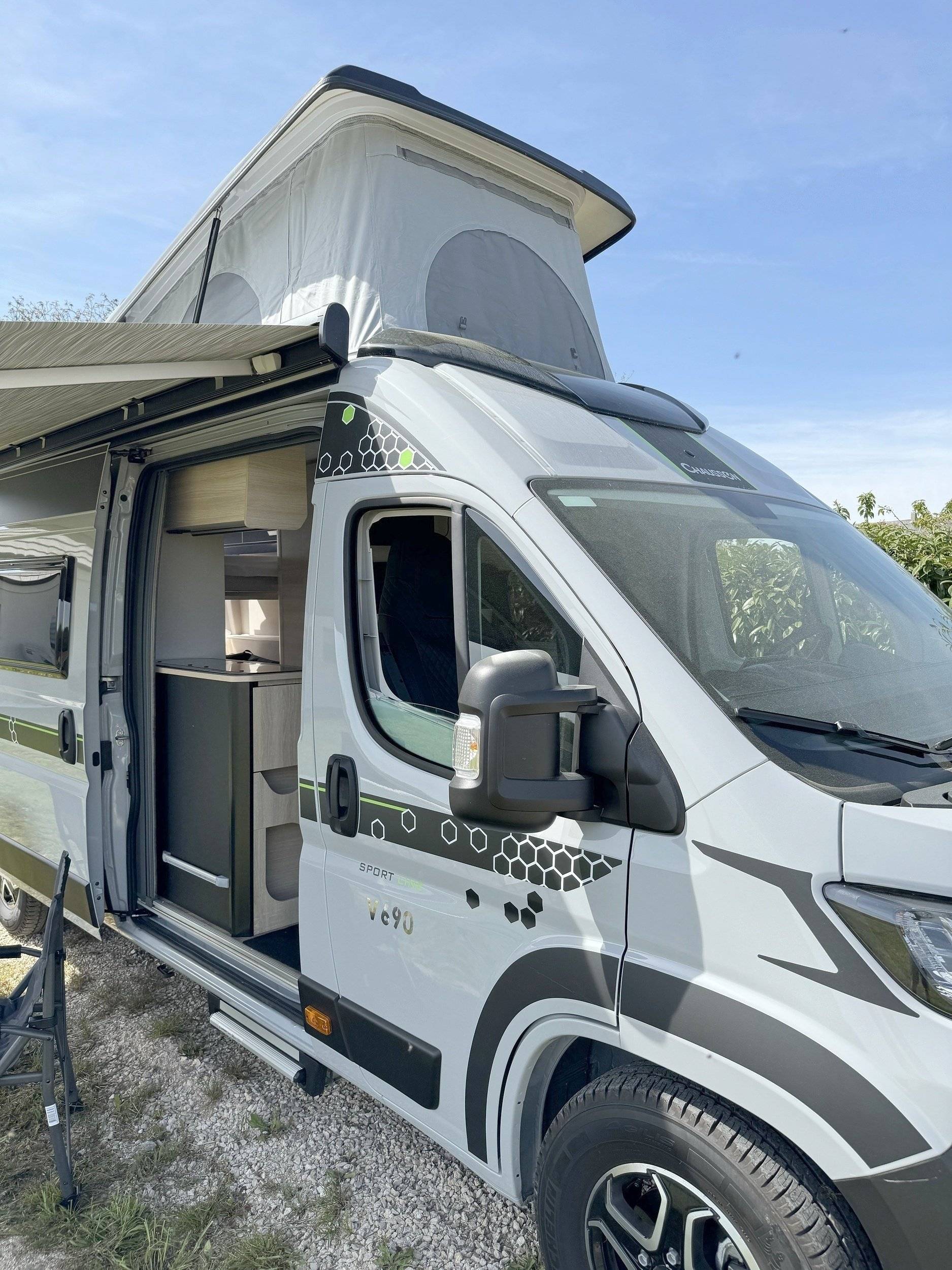 Chausson V690