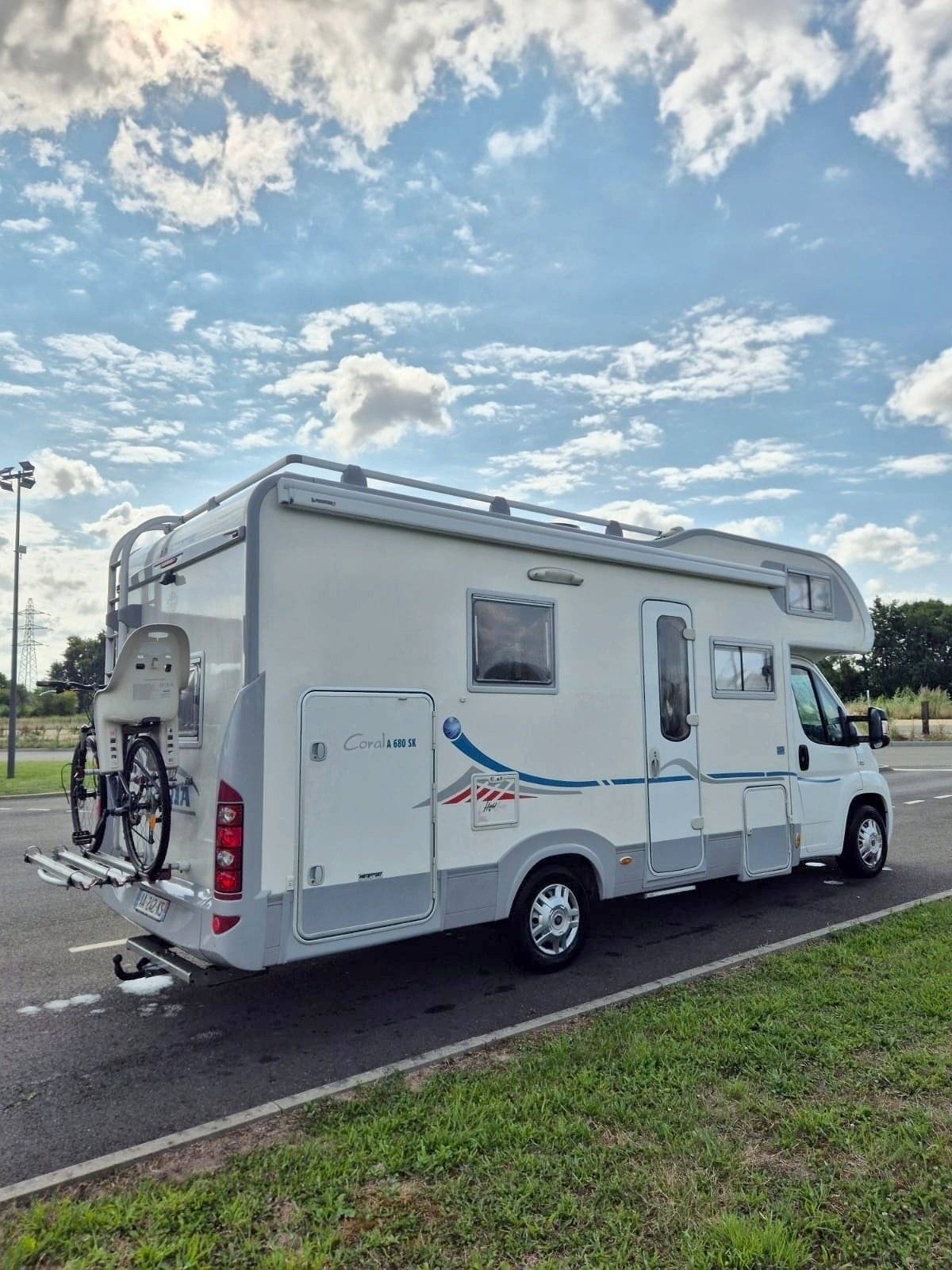 Voorkant 3/4 Fiat - Yescapa