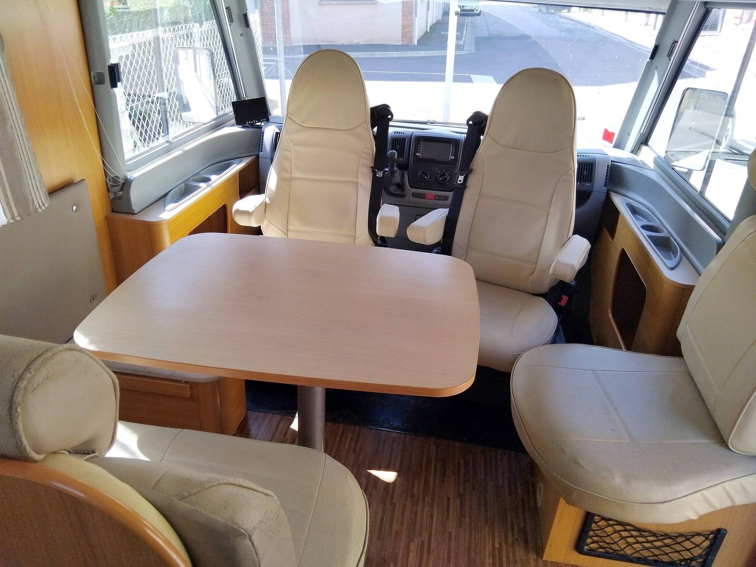 Coin repas Fiat Ducato 2.3L-130 - Yescapa