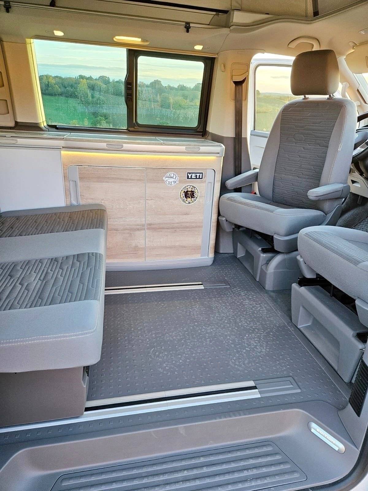 Volkswagen T6.1 California Coast Edition