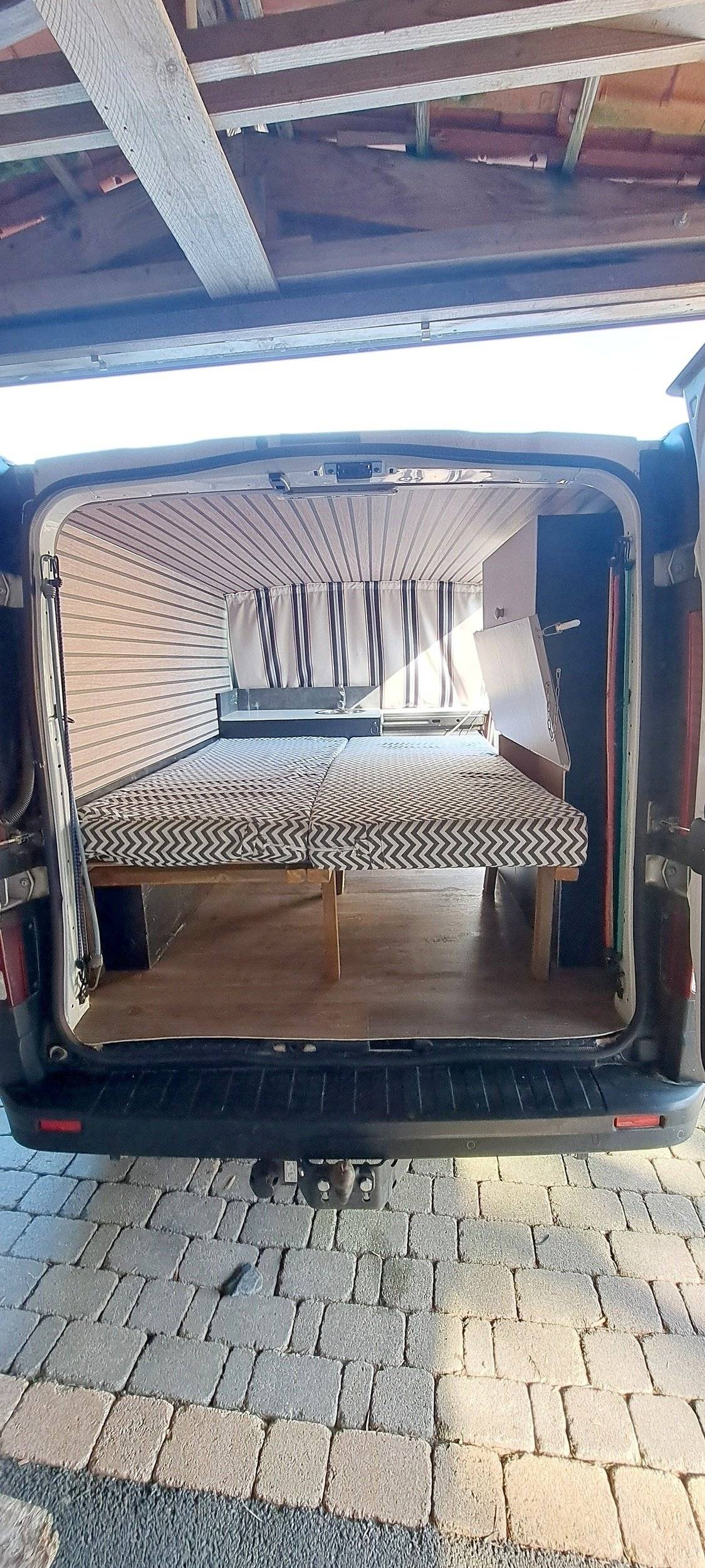 Dormidas Renault Trafic 1,6 l 120 ch - Yescapa