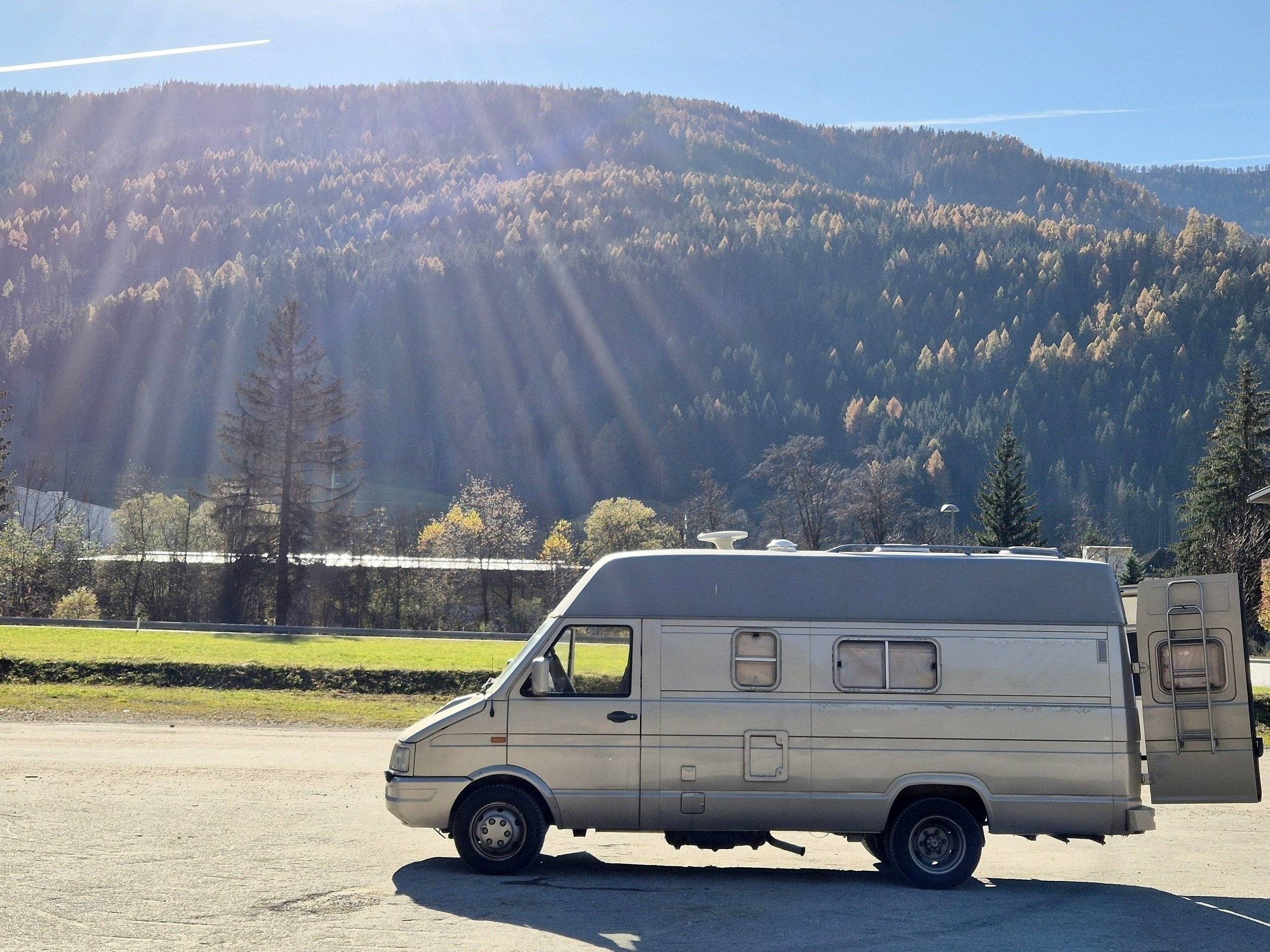 Vue avant de 3/4 Fiat - Yescapa