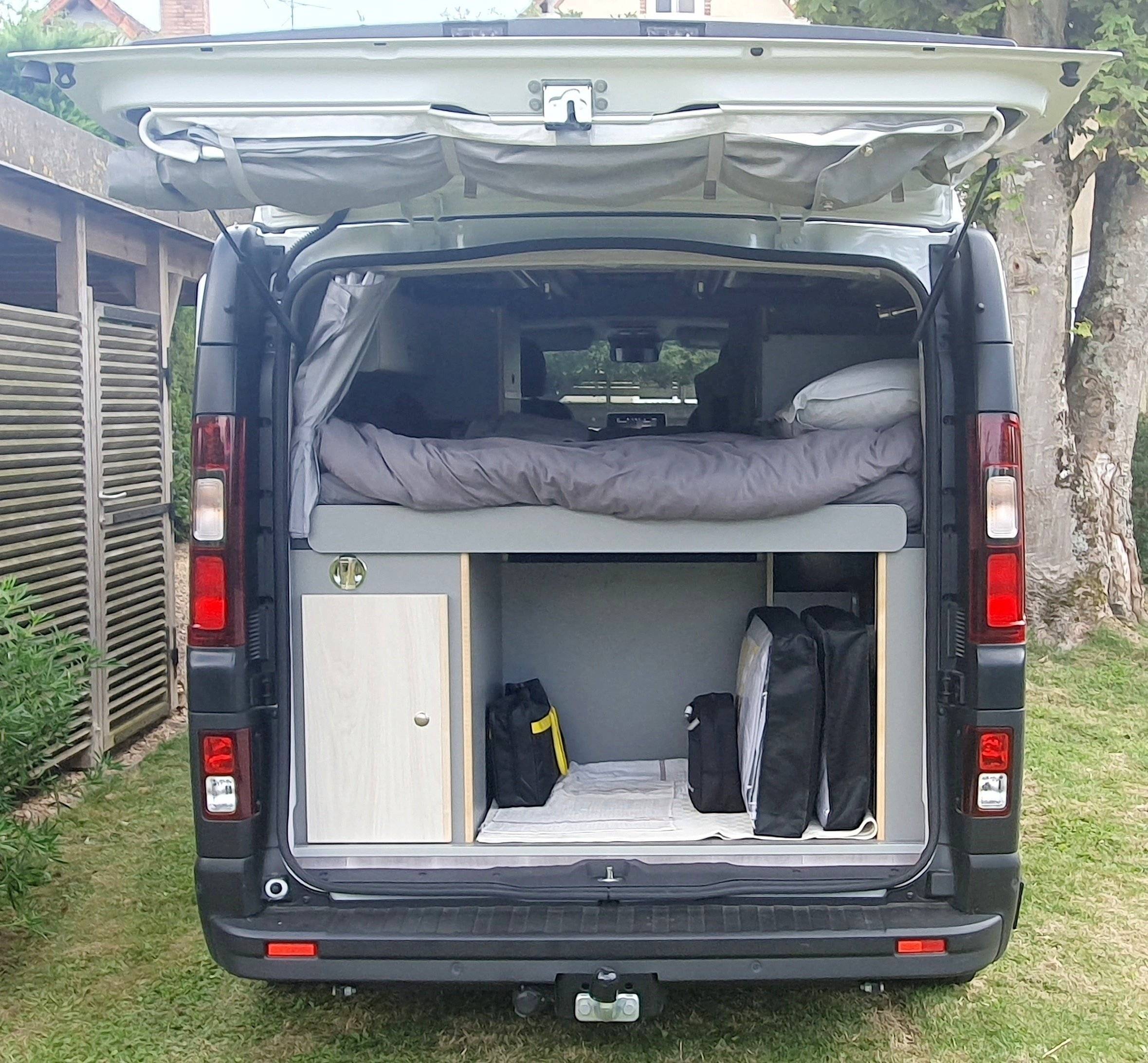 Schlafplätze Renault Renault Trafic 150cv Boite auto - Yescapa