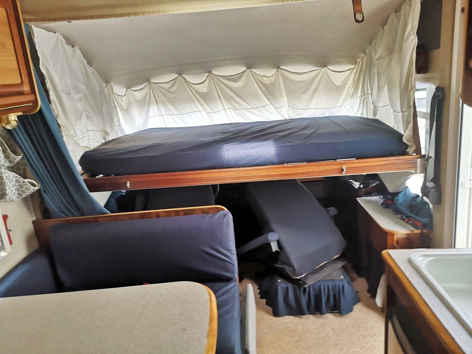 Berth Peugeot - Yescapa