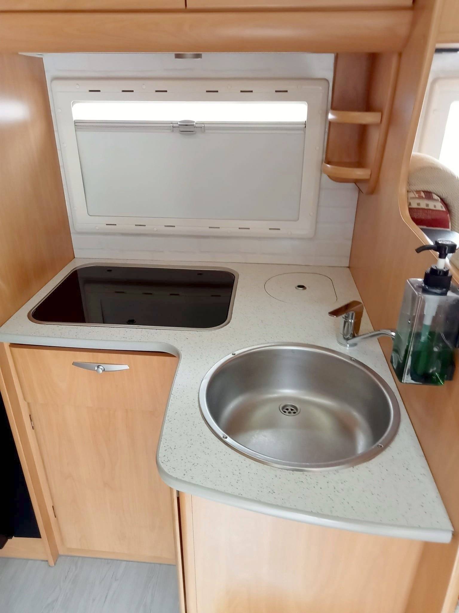 Kitchenette Fiat Fiat ducato 2.8l JTD - Yescapa