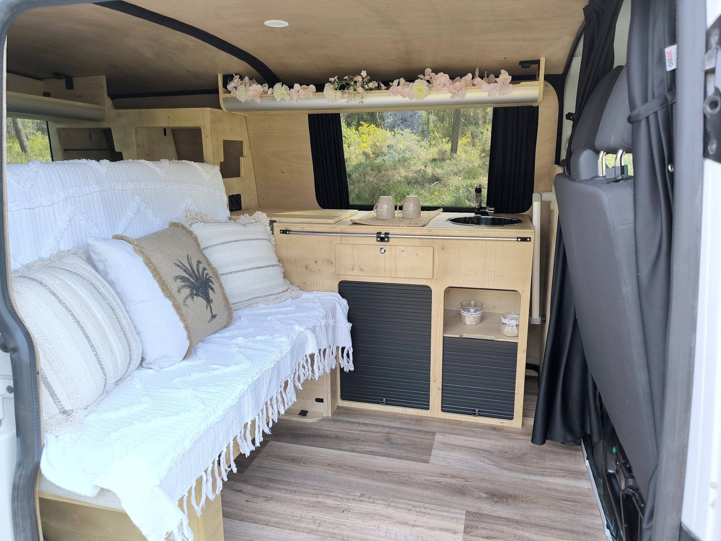 VAN'S OUEST T6 2 l 102 ch