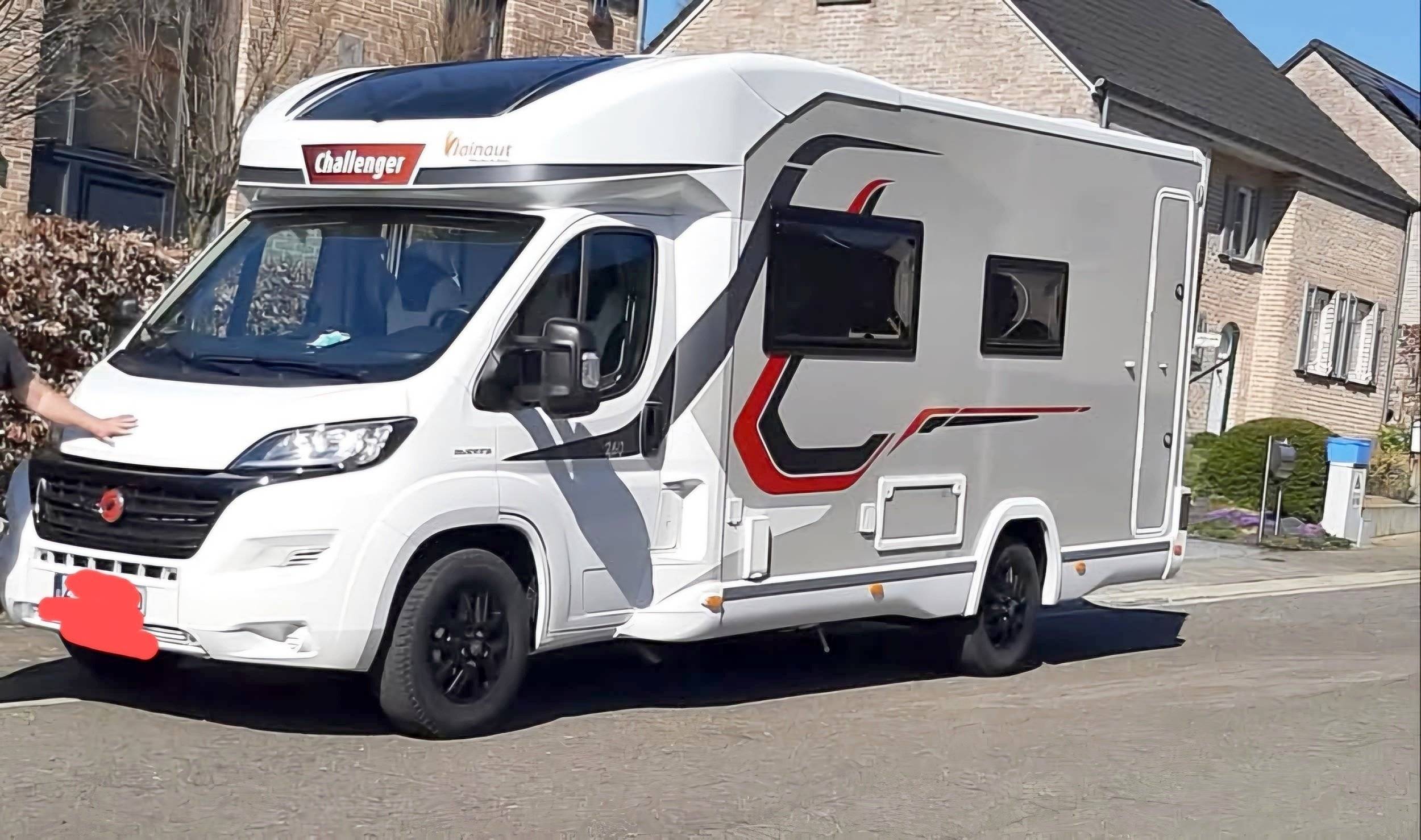 Challenger graphite VIP Edition