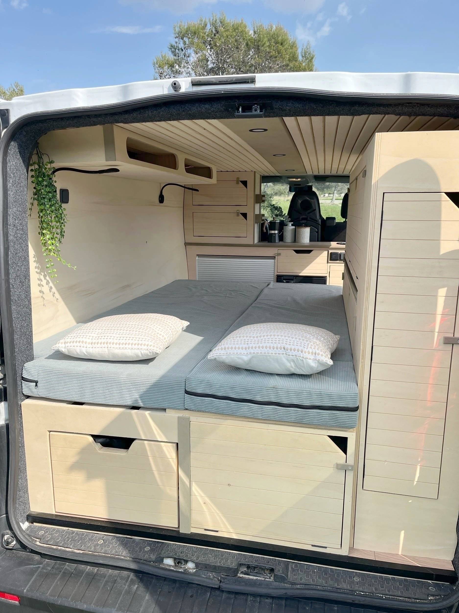 Berth Renault Trafic 2,0 l dCi 120 ch. - Yescapa