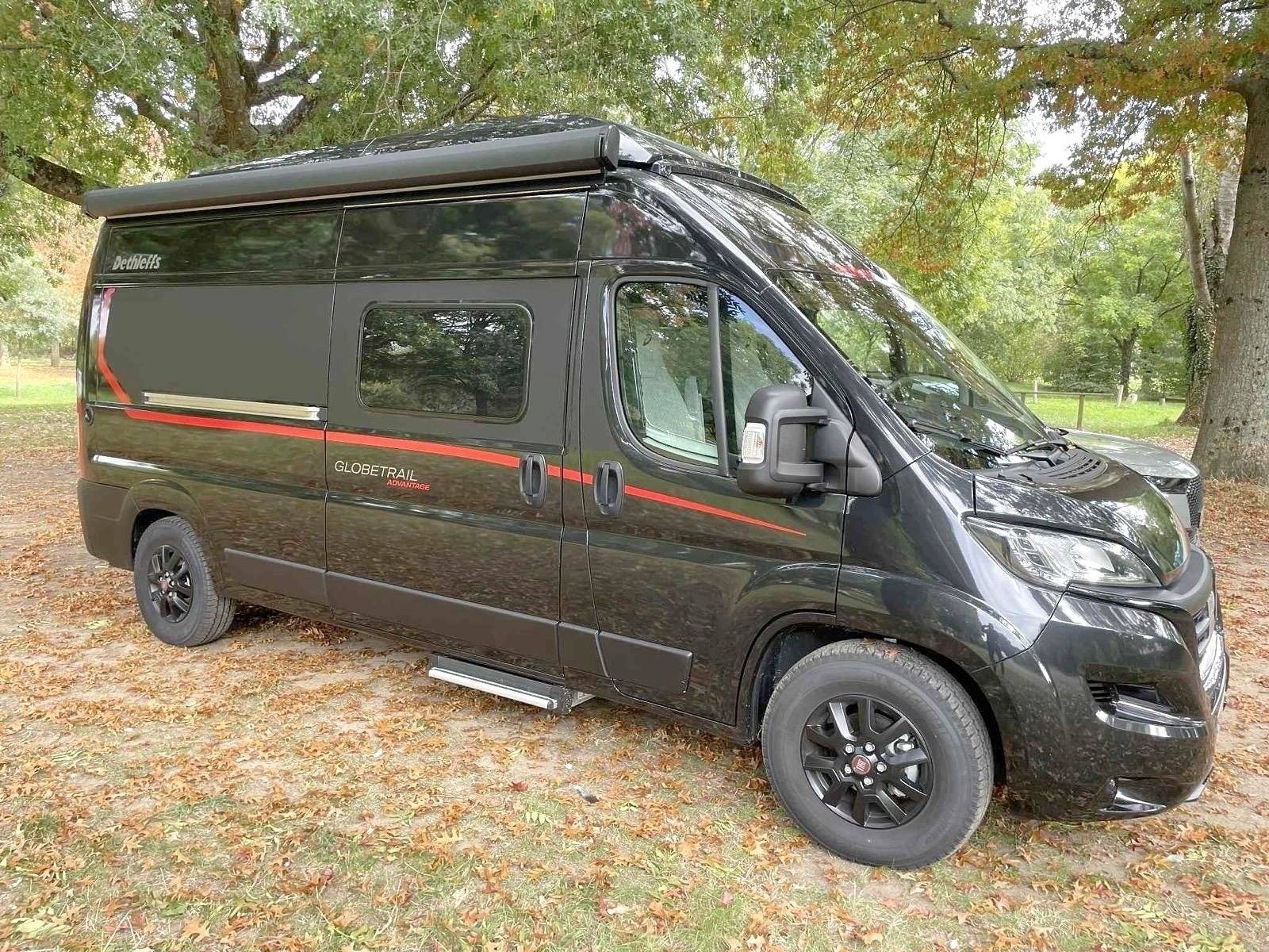 schräge Vorderansicht Fiat Ducato 2,2 l JTD 130 ch. - Yescapa