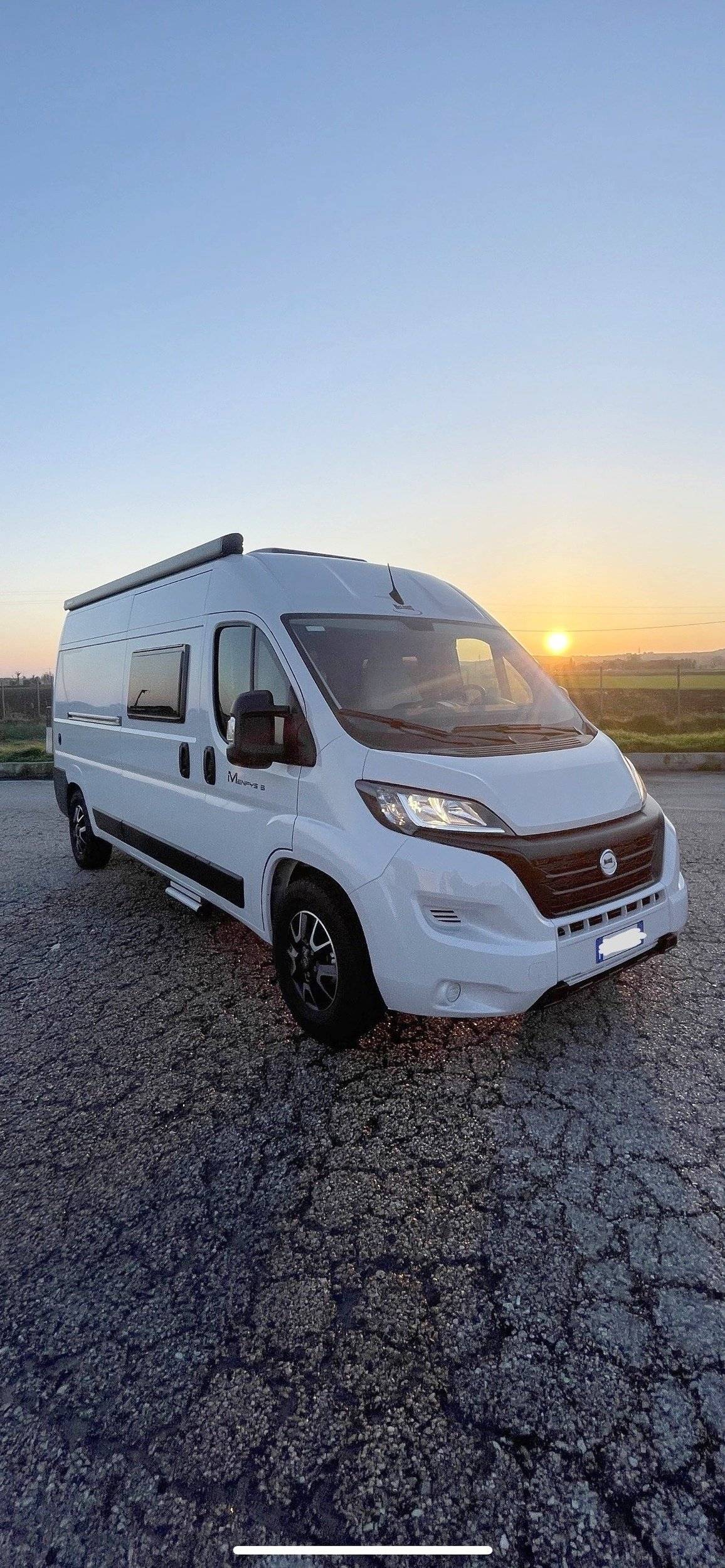 Mclouis Van 3 Menfys