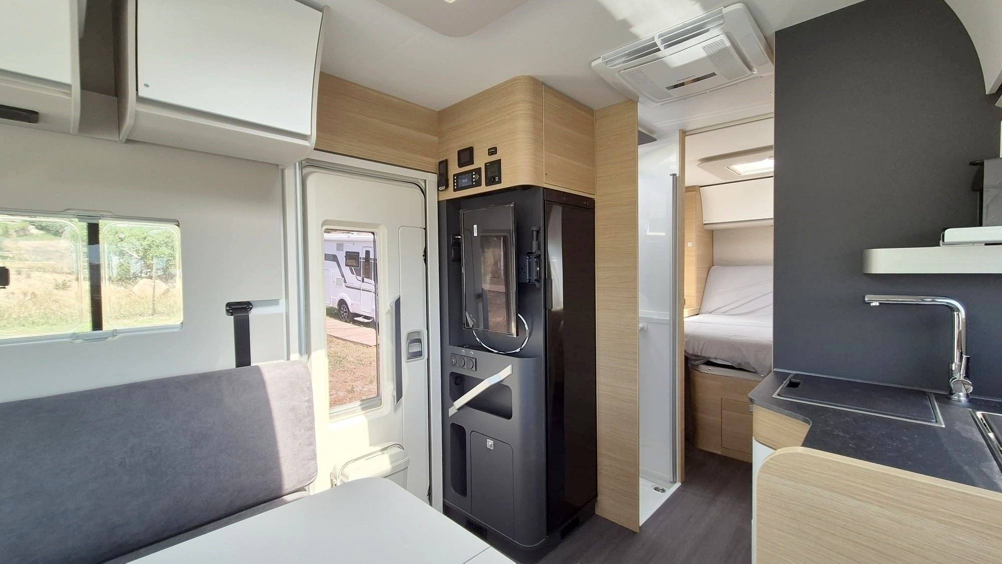 Adria SONIC 700 PLUS DC