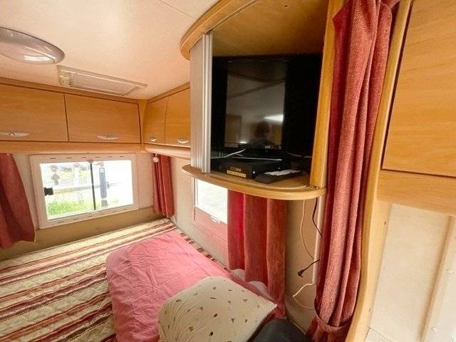 Plazas en cama Ford Transit 2,0 l 130 ch - Yescapa