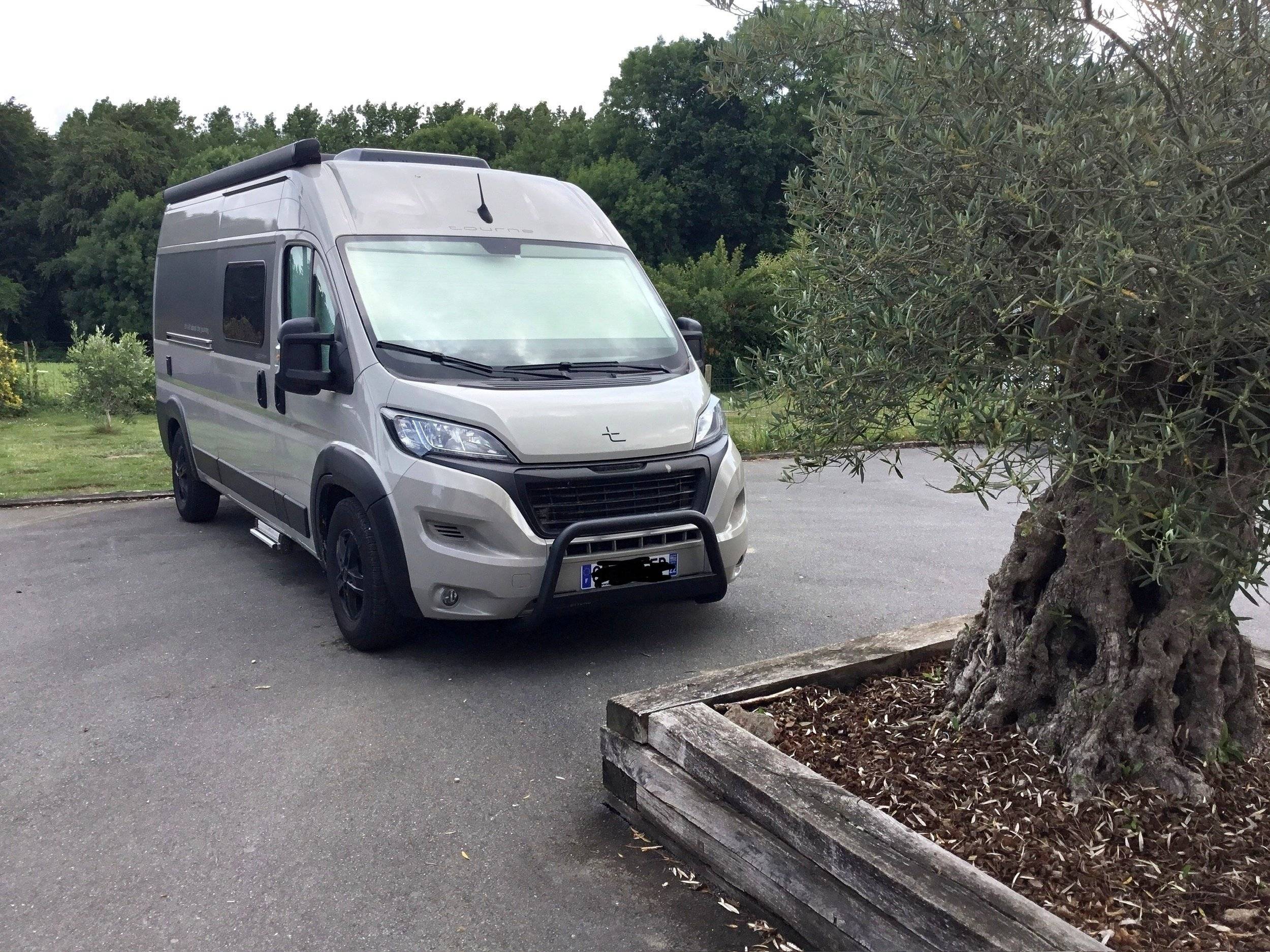Vista frontale a ¾ Peugeot Peugeot boxer - Yescapa