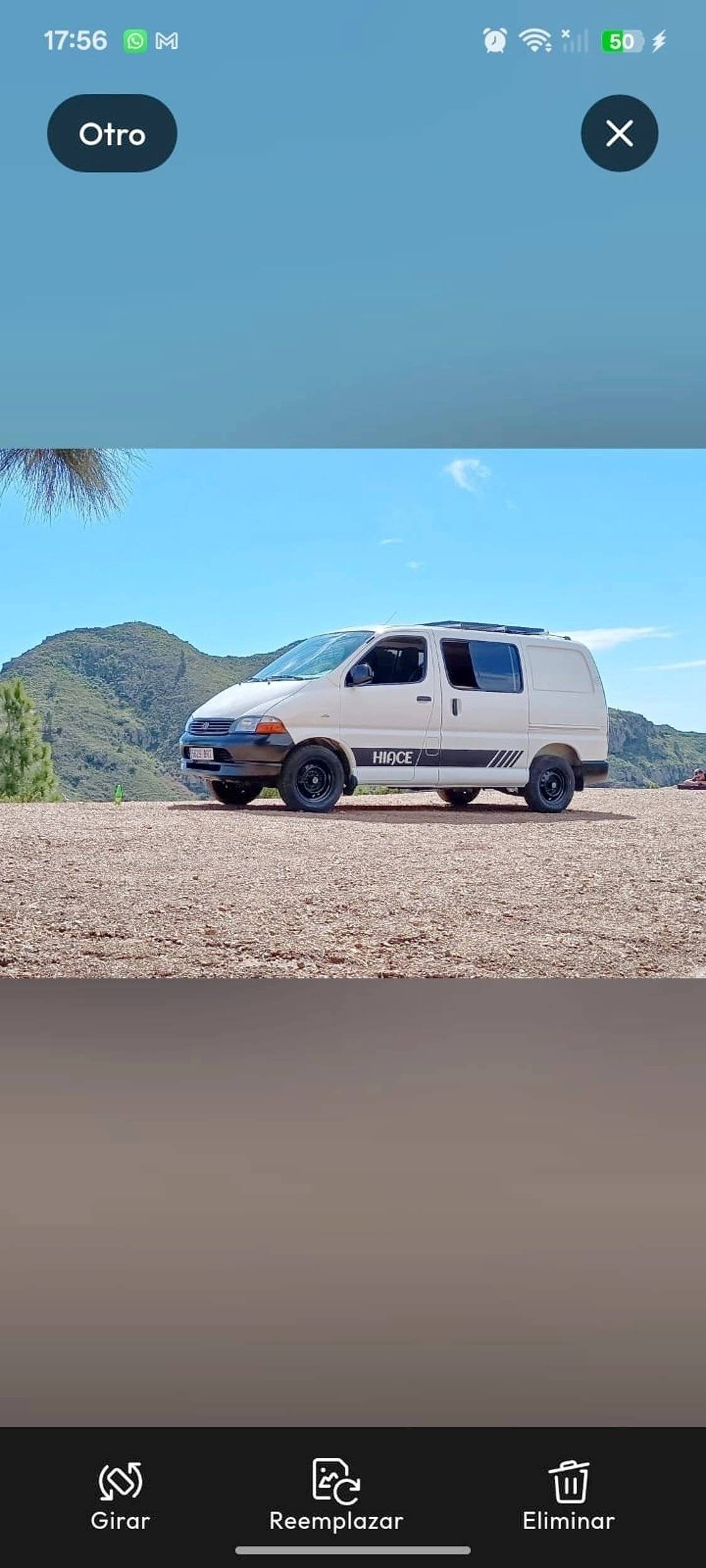 Voorkant 3/4 Toyota HIACE - Yescapa