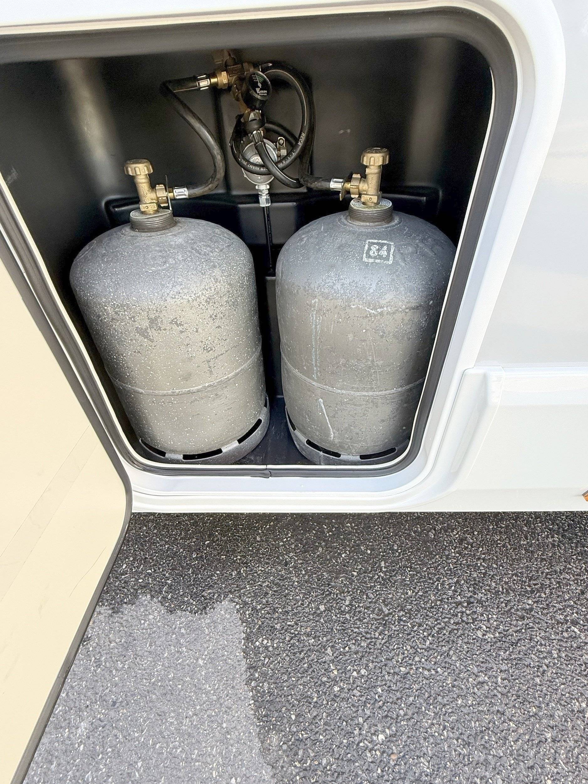 Mgp Véhicules Récréatifs Triostyle