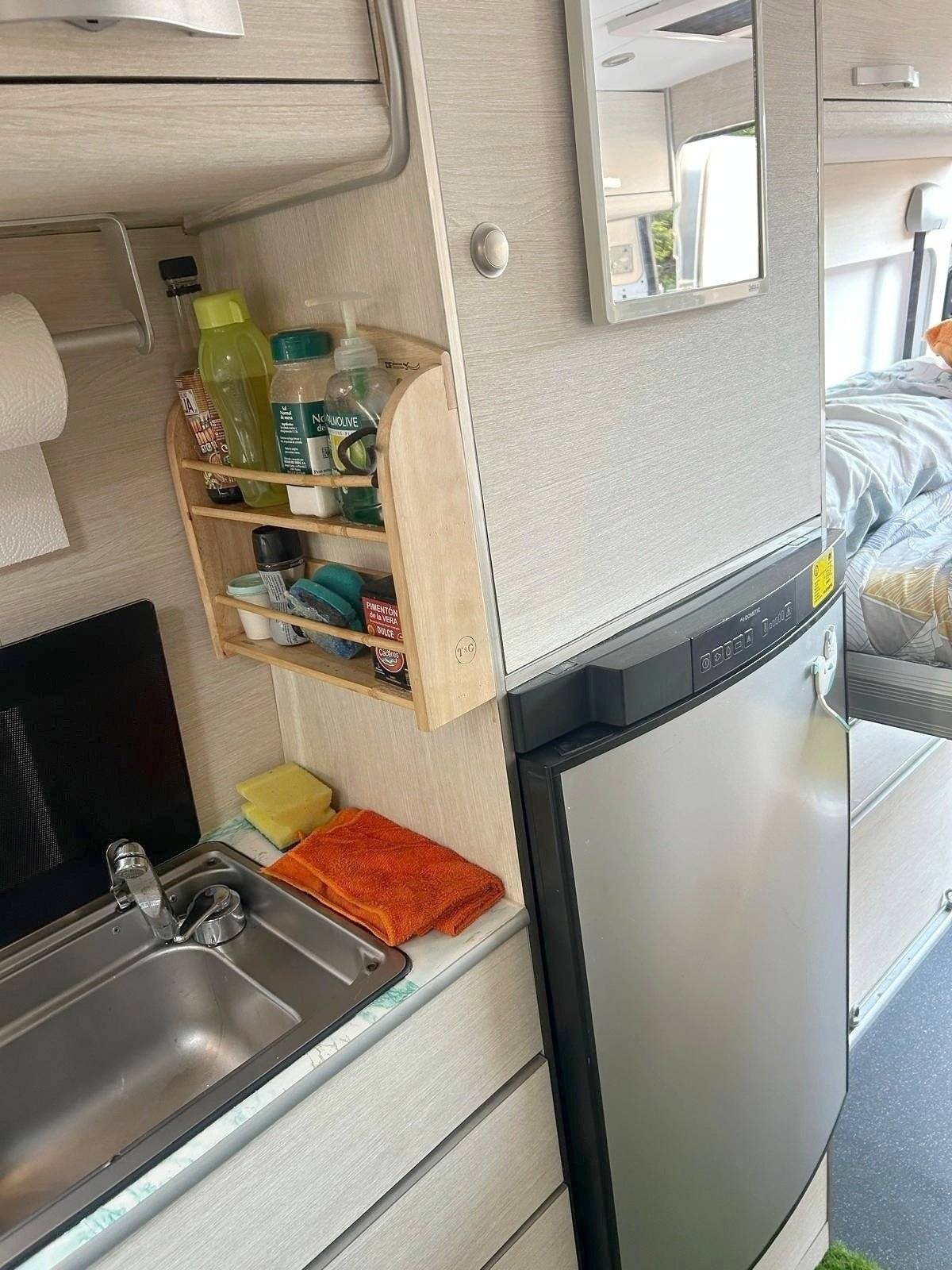 Juliá Camper Fiat 130 Caballos