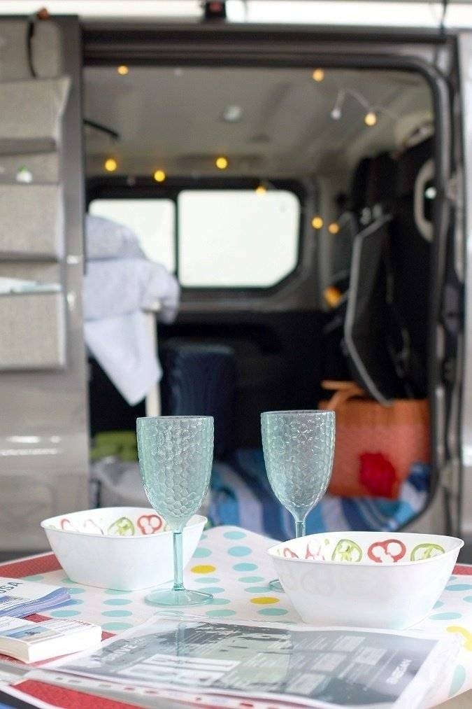 Coin repas Opel Vivaro - Yescapa