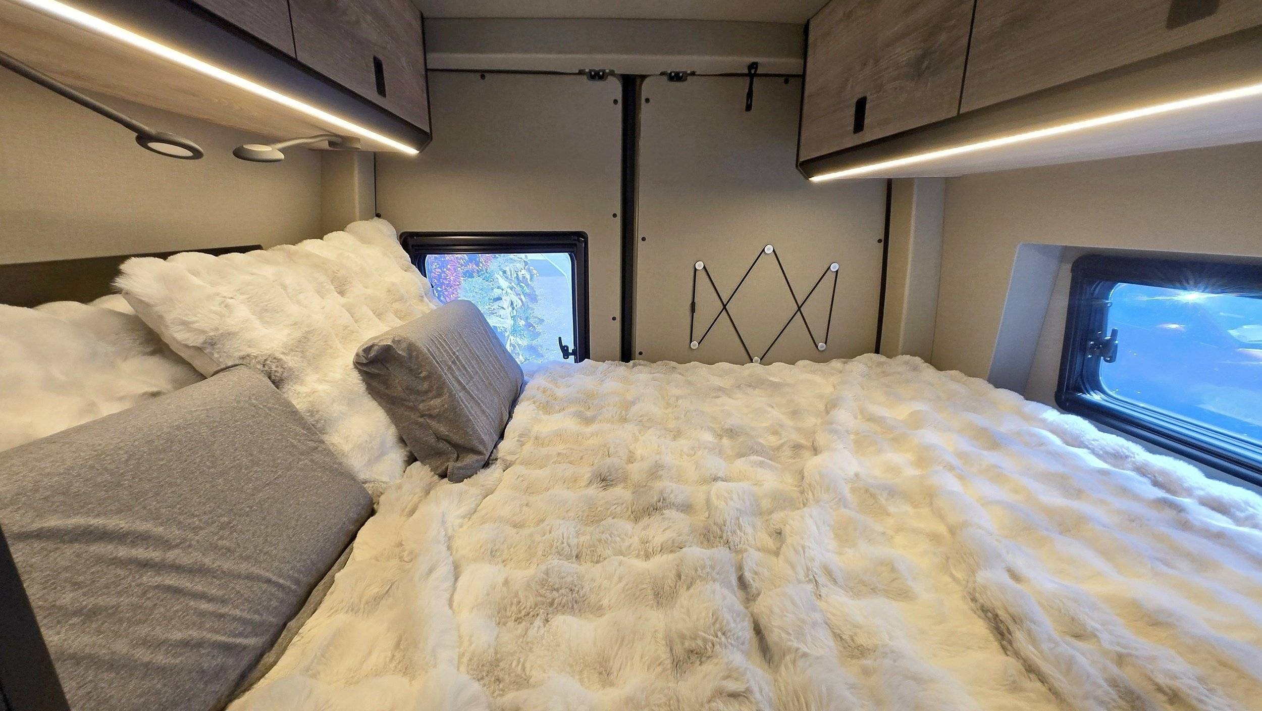 Schlafplätze Mercedes Sprinter 319 4x4 - Yescapa