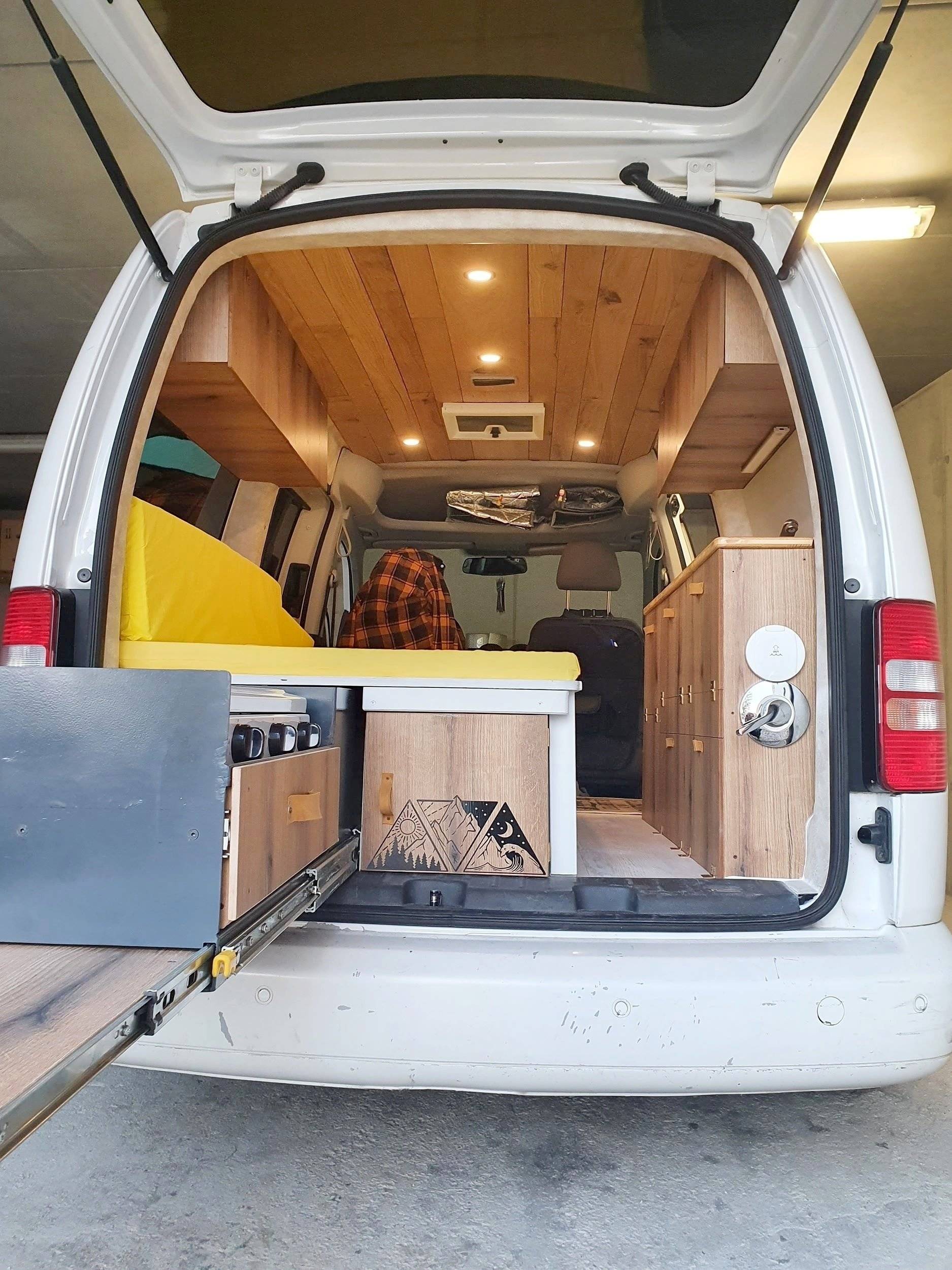 Letti Volkswagen Caddy 1,6 l 75 ch - Yescapa