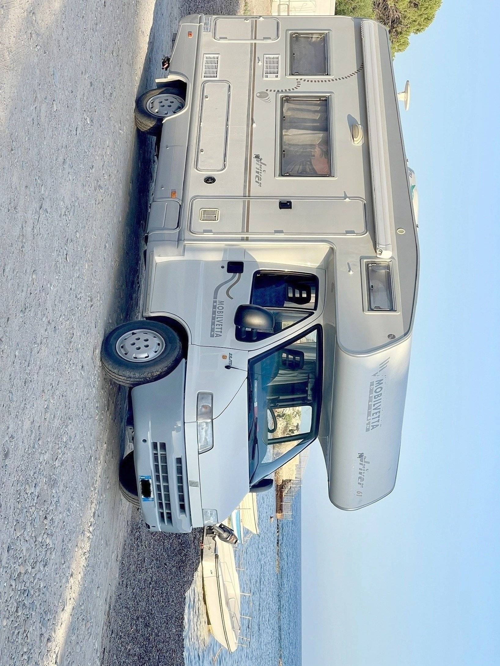 schräge Vorderansicht Fiat Ducato 2,8 - Yescapa