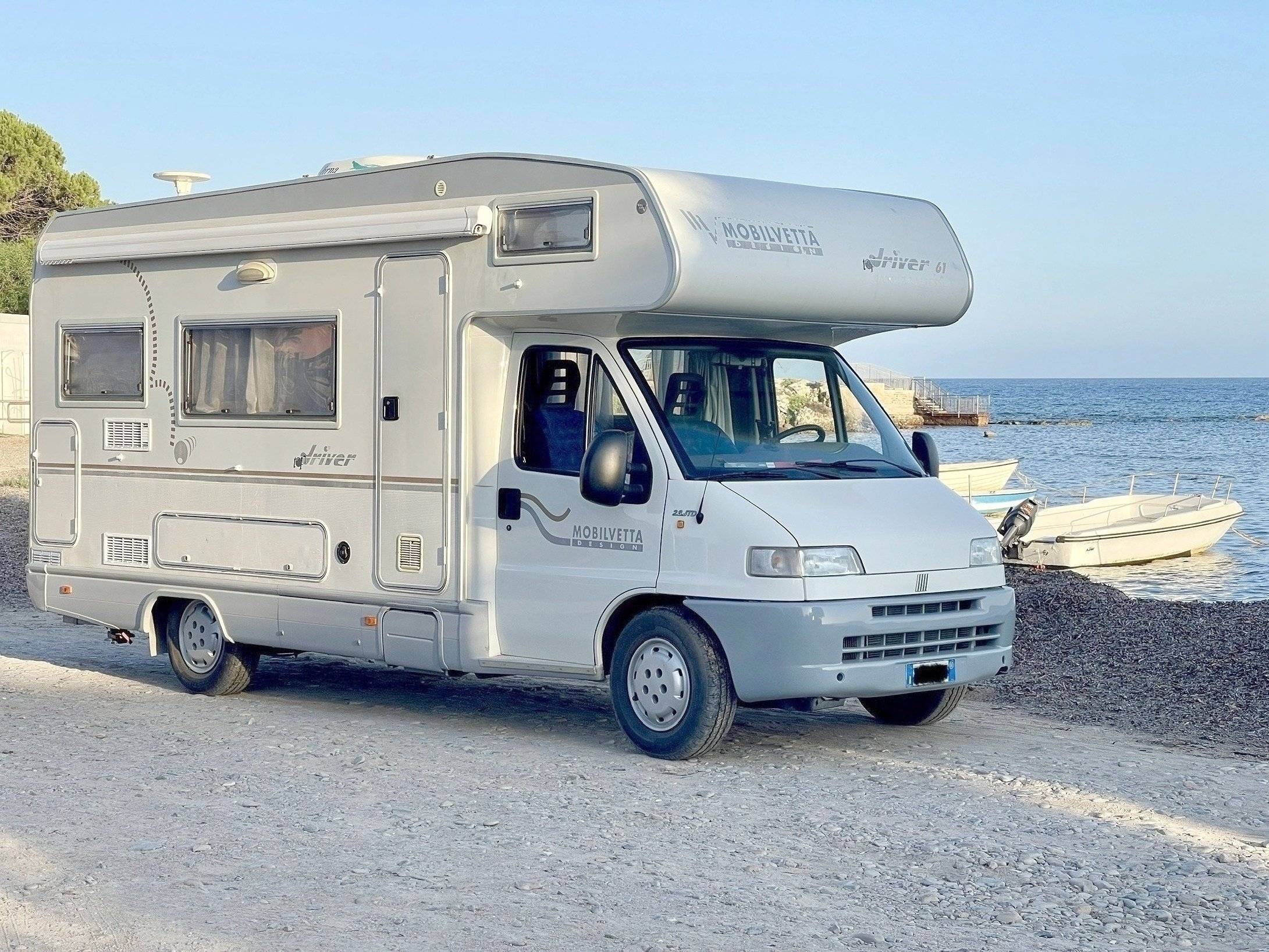 Voorkant 3/4 Fiat Ducato 2,8 - Yescapa