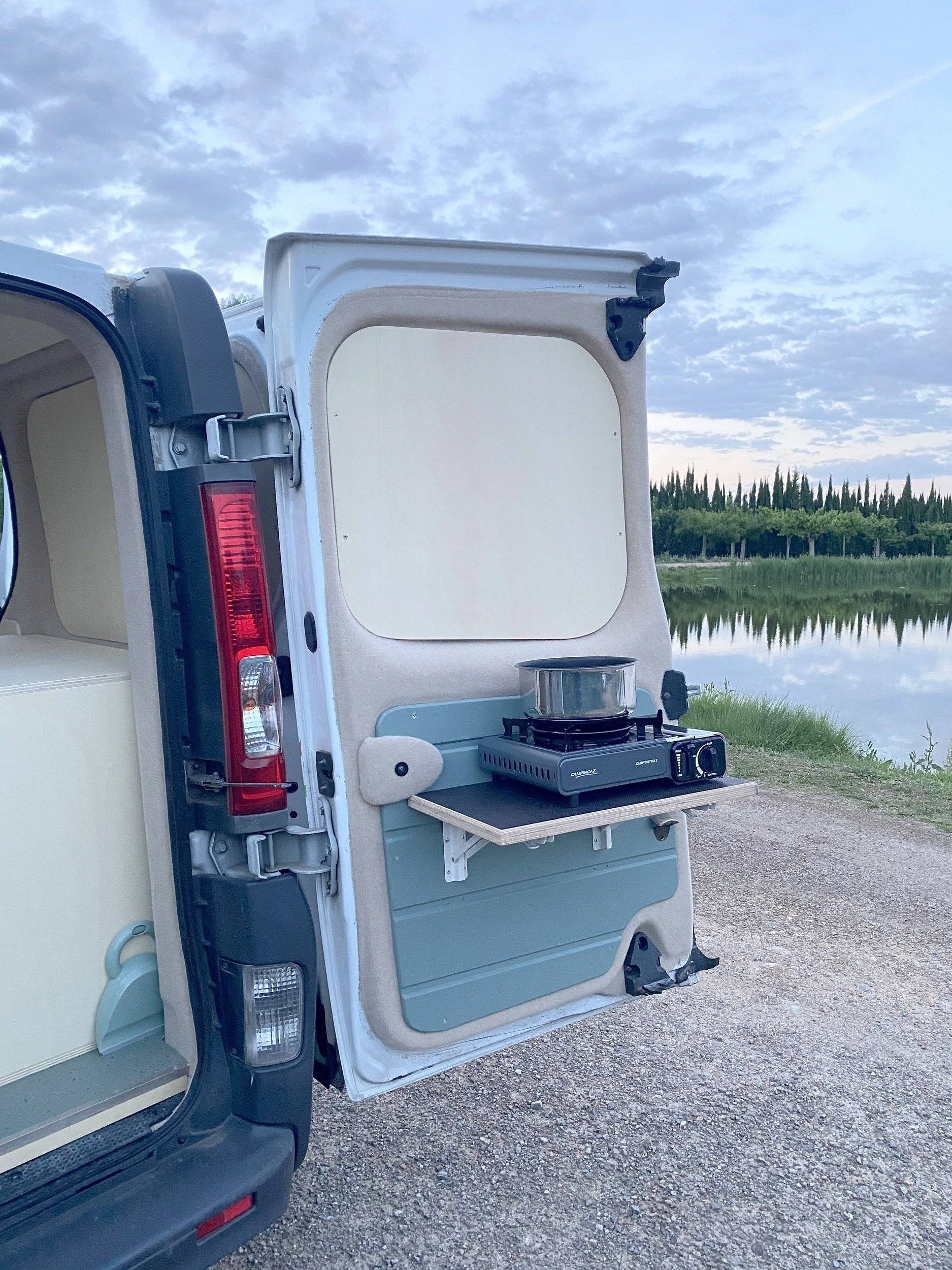 Menjador Renault Trafic - Yescapa