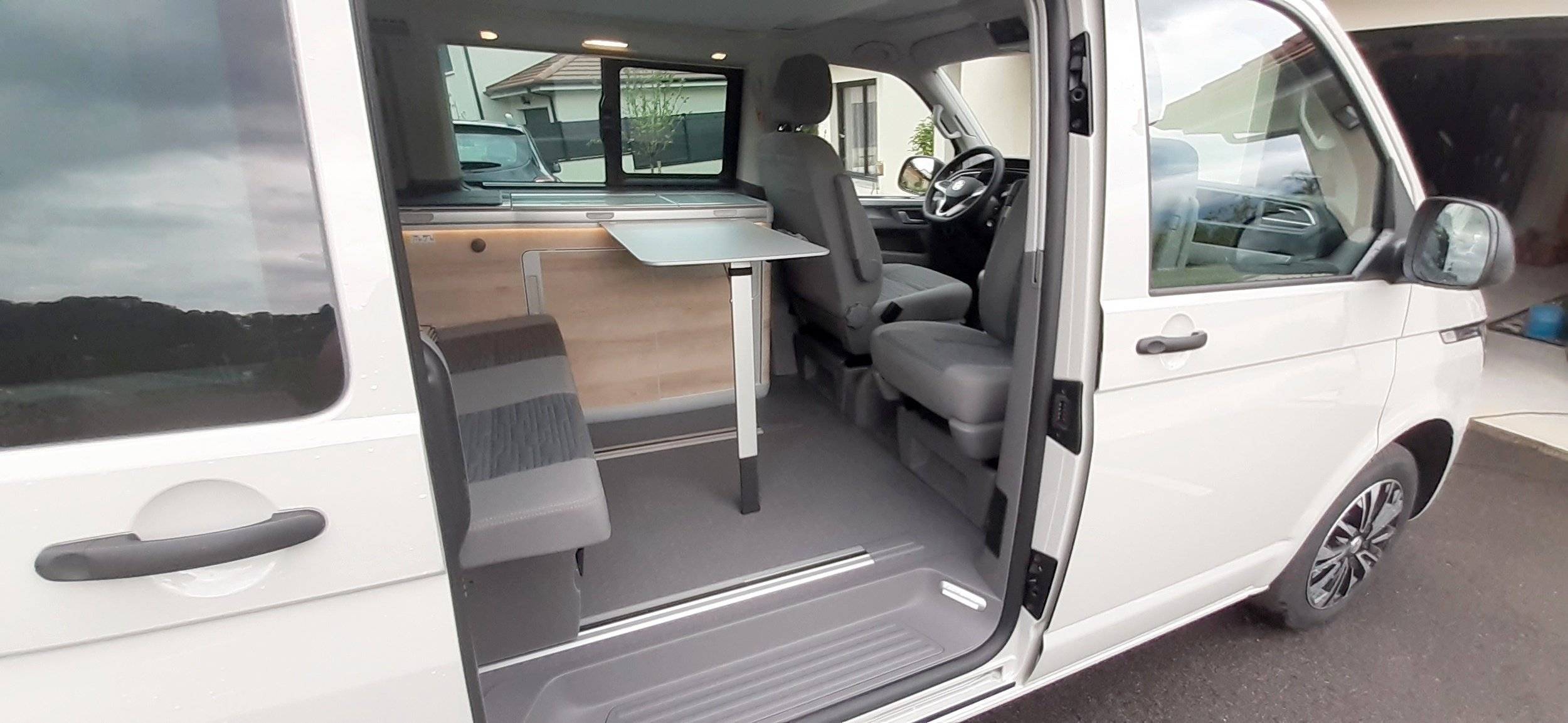 Volkswagen T6.1 California Coast 150ch