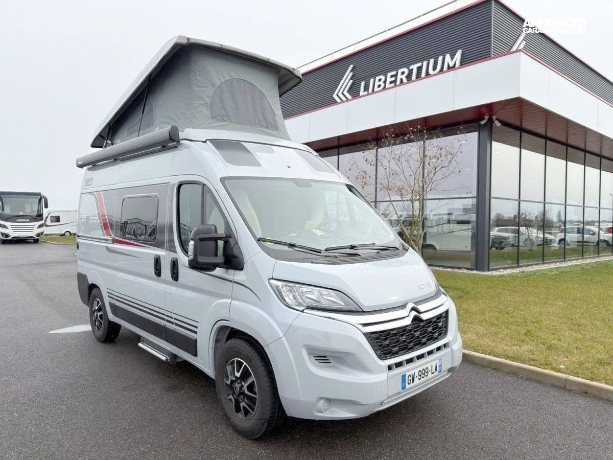 Vista del vehicle angle davanter Citroën JUMPER 2.2 140 CVS - Yescapa