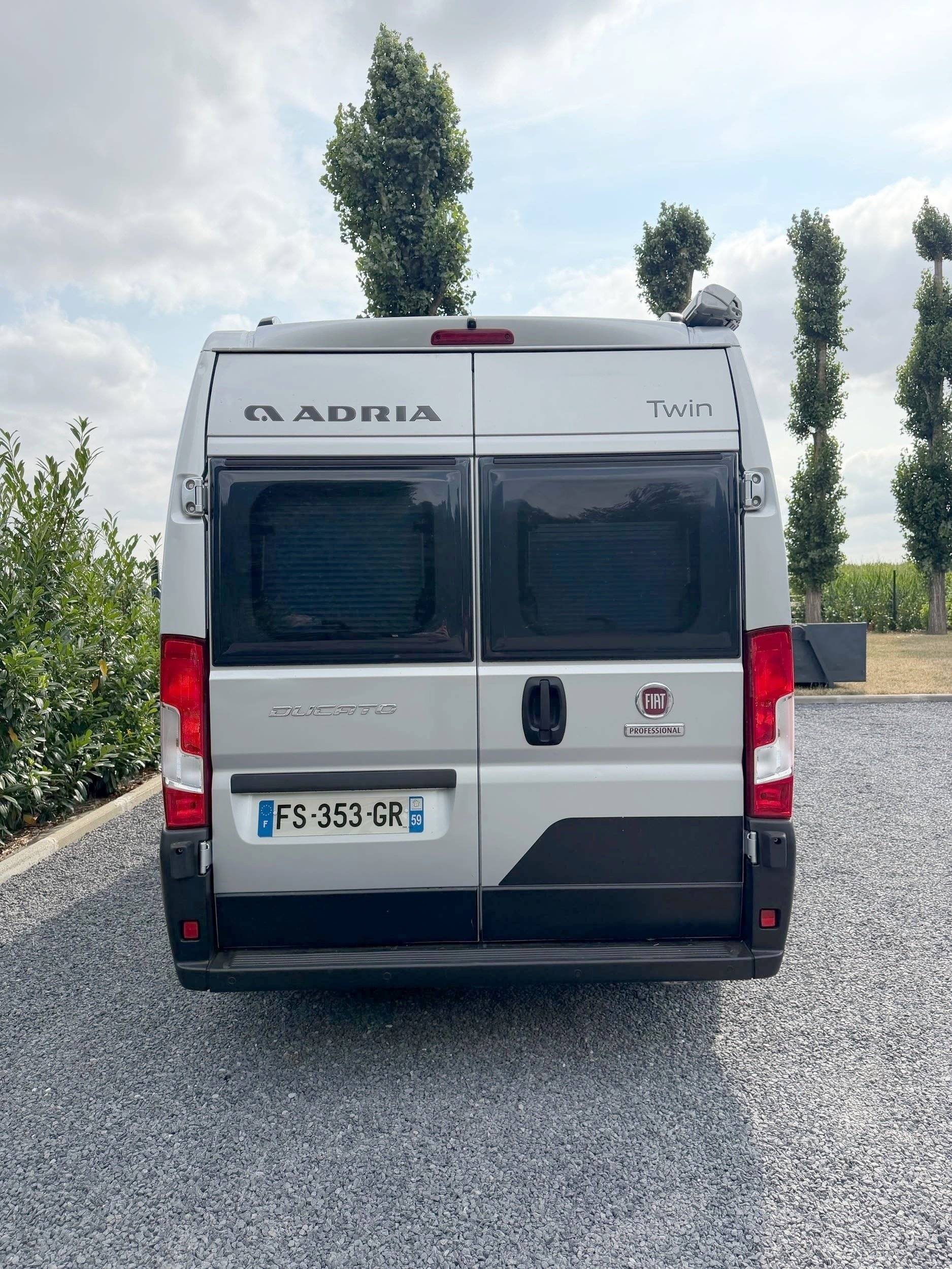 Adria Spb 600 twin supreme