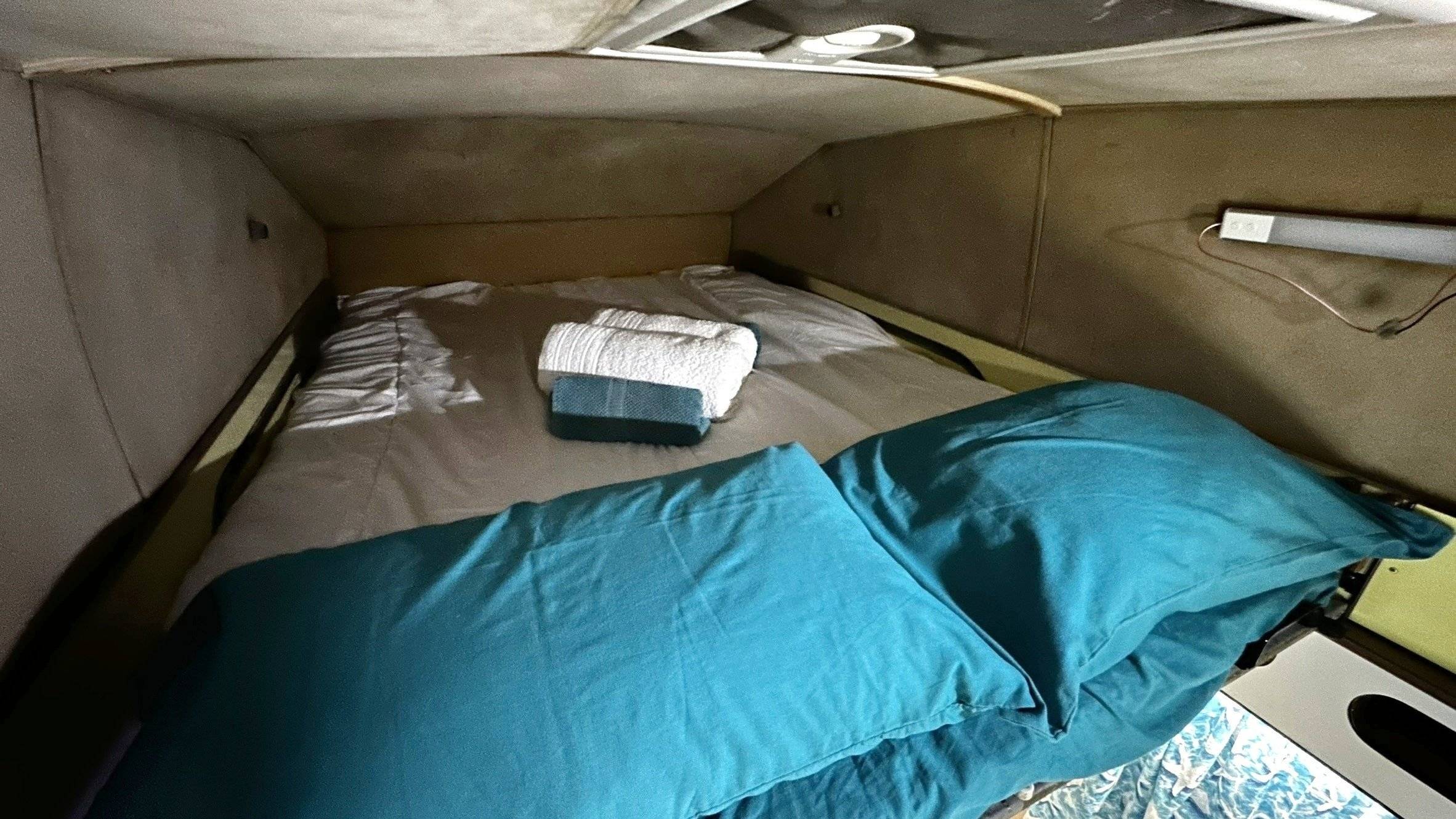 Schlafplätze Mercedes 207 D - Yescapa