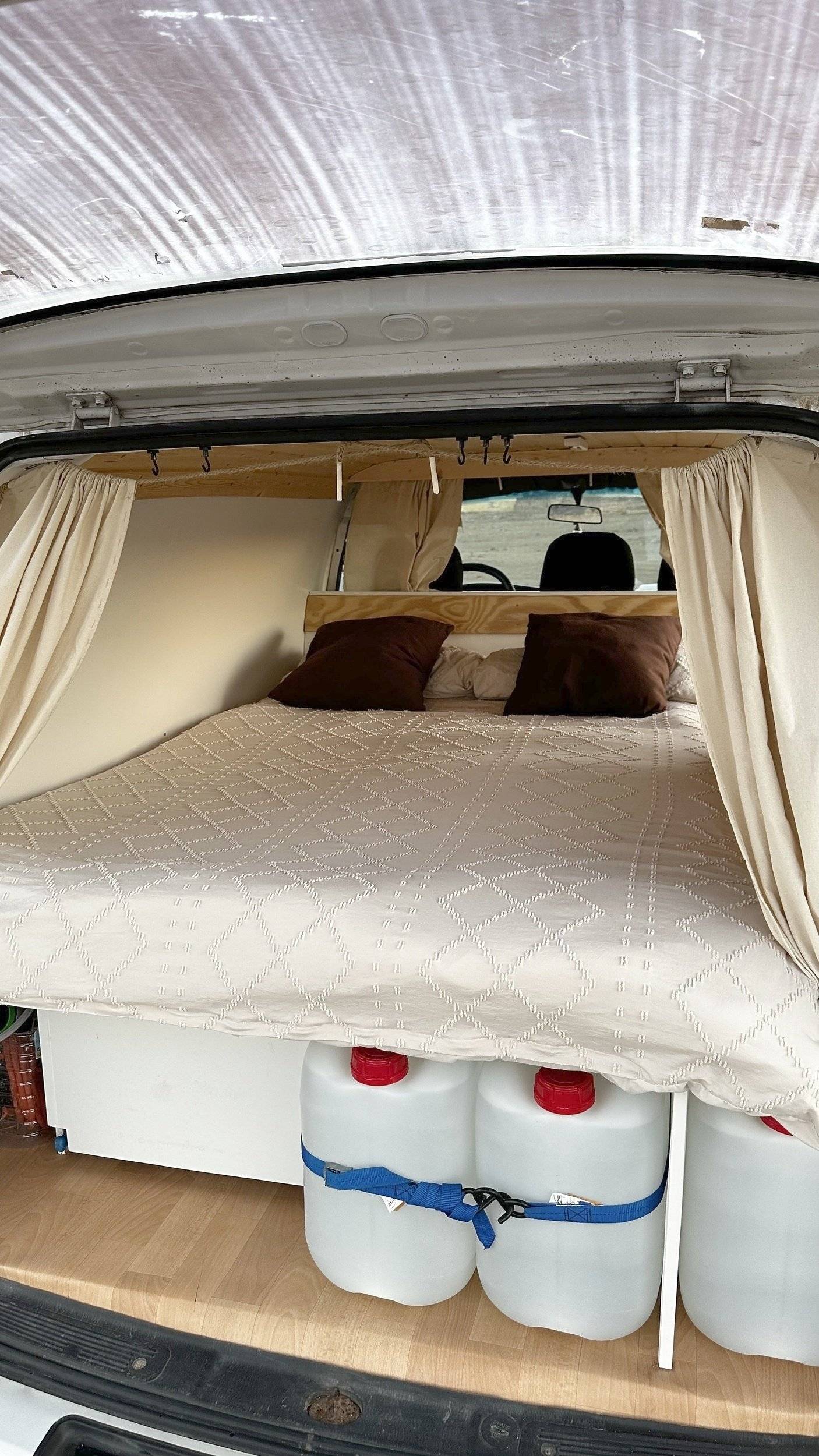 Plazas en cama Hyundai H-1 - Yescapa