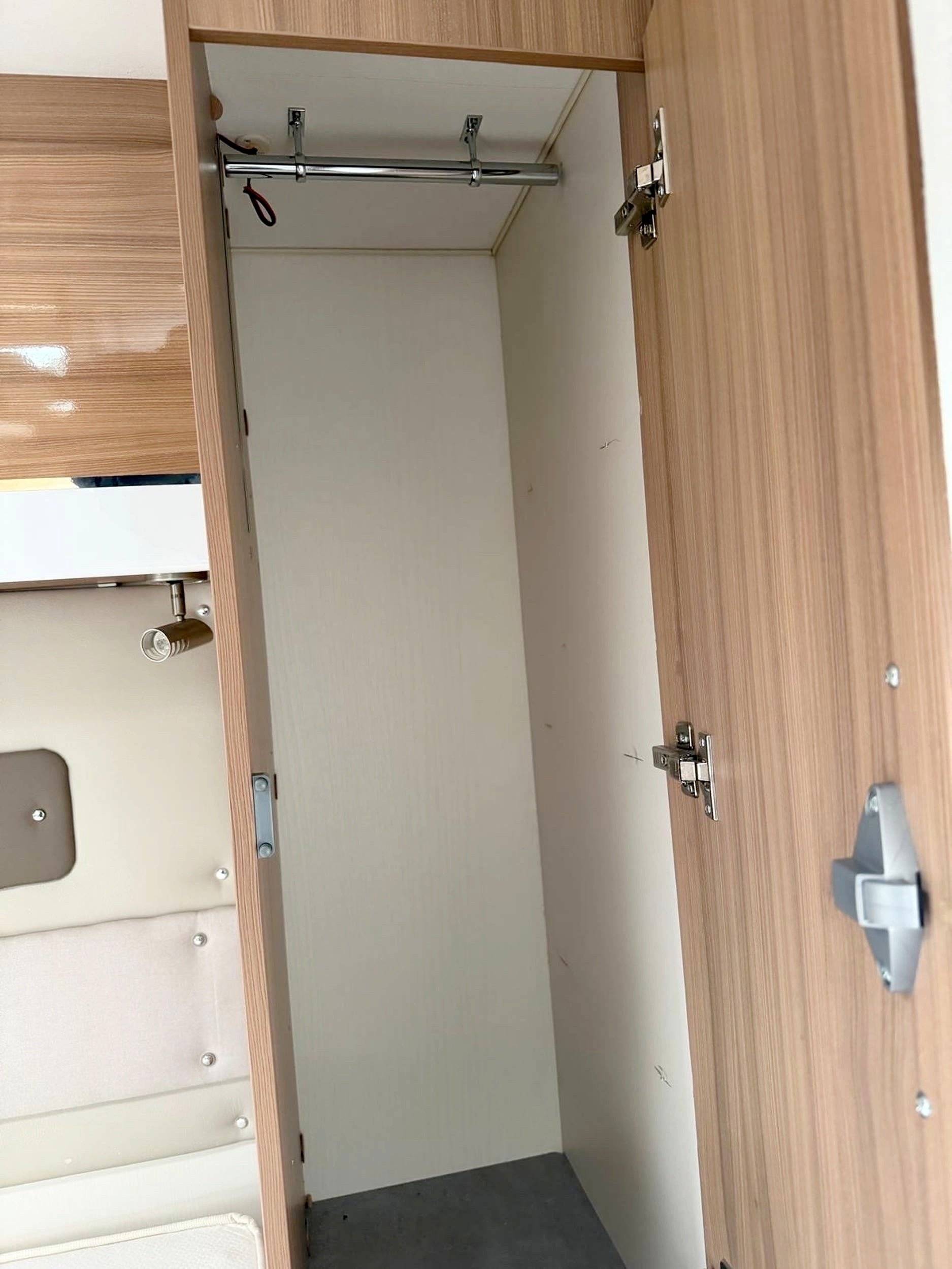 Pilote P700 C Essentiel