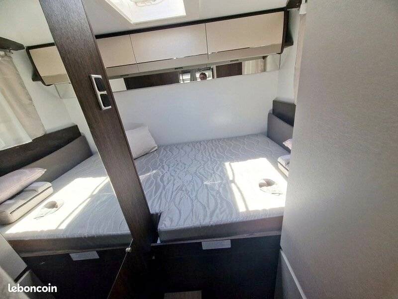 Plazas en cama Ford ford transit - Yescapa