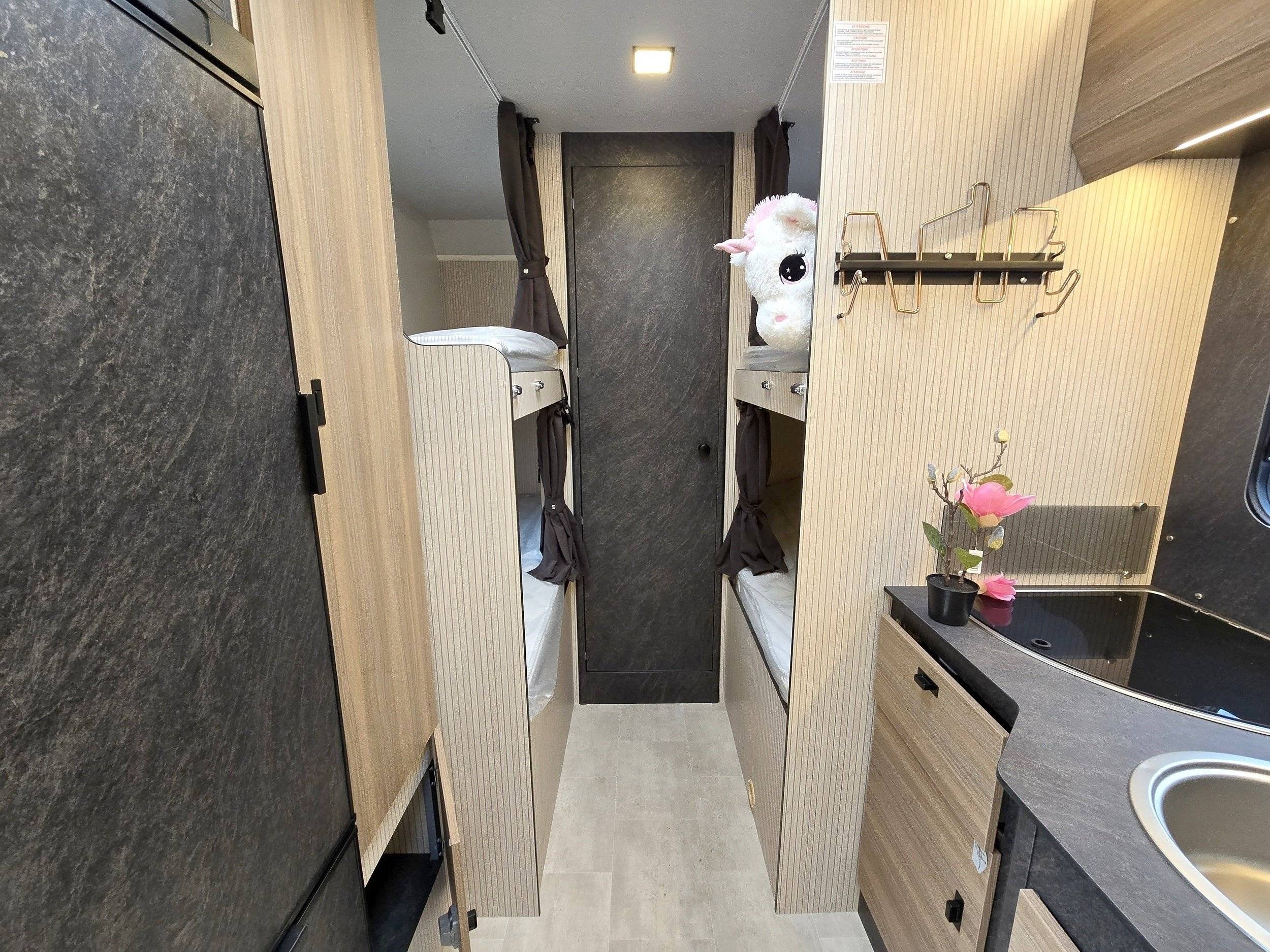 Área de jantar Fiat 2,0 l 115 ch - Yescapa