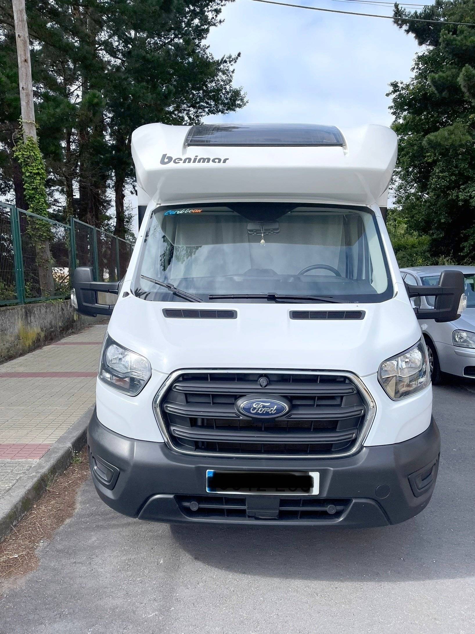 Vista de 3/4 Ford - Yescapa