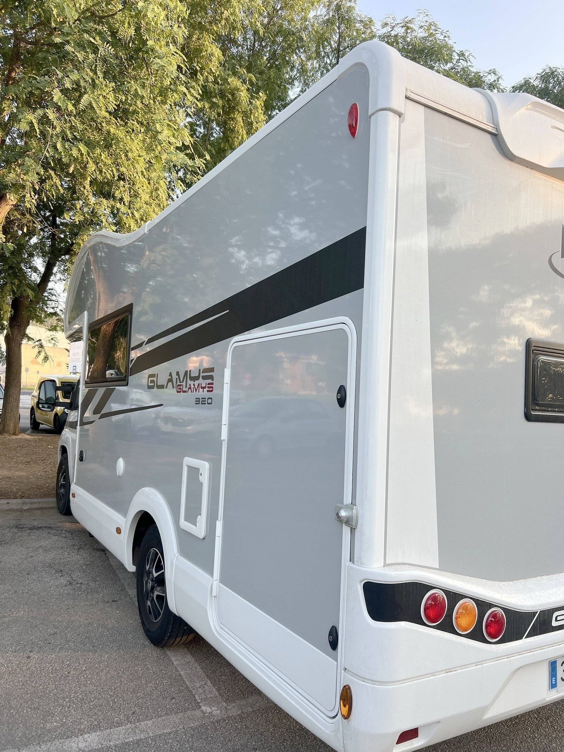 Mclouis McLouis Glamys