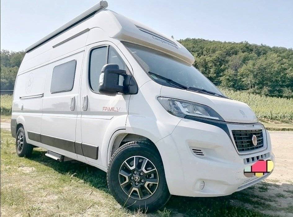 Vista del vehículo ángulo delantero Peugeot Boxer 2,2L HDI 160ch - Yescapa