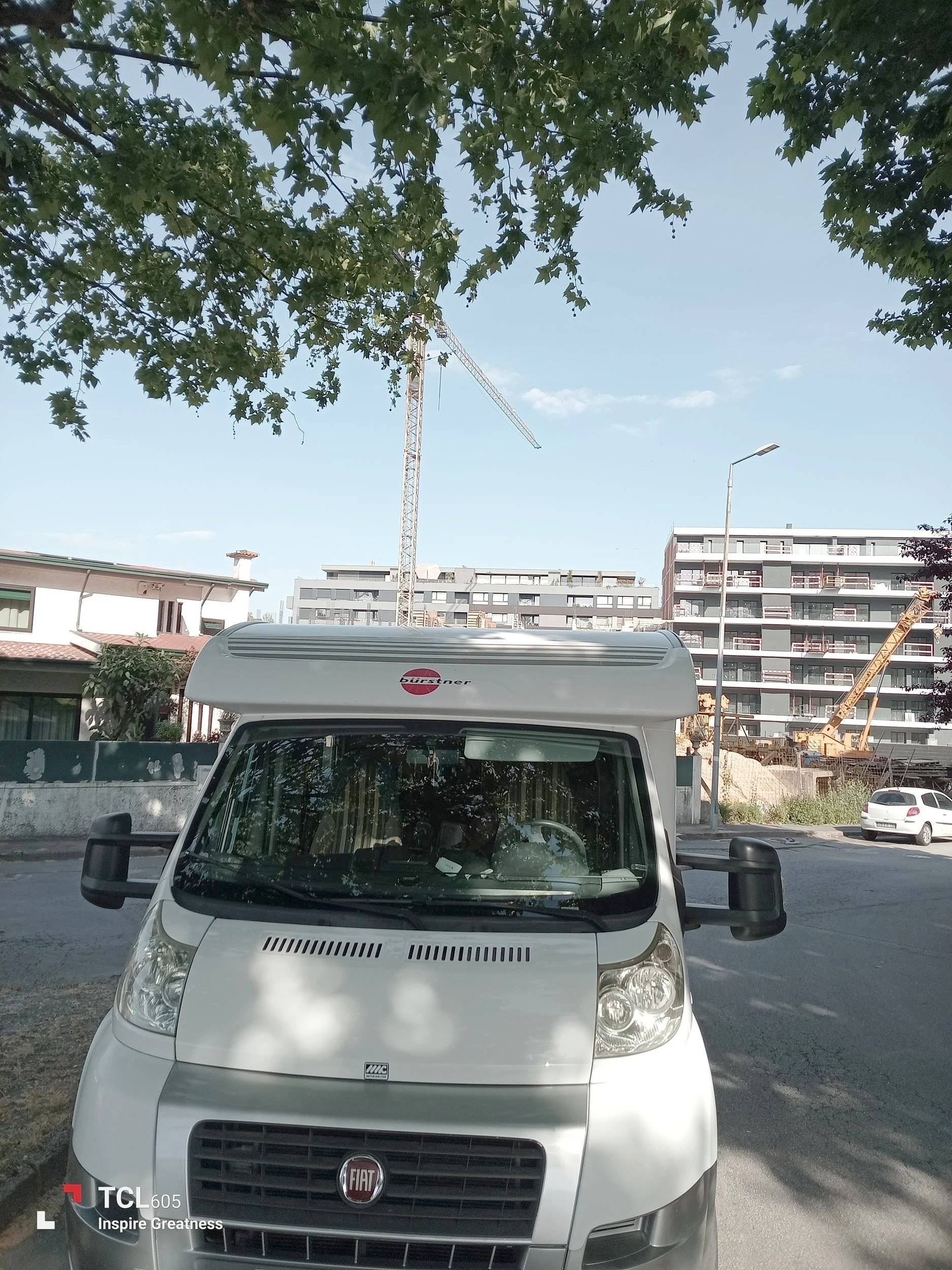 Front view from 3/4 Fiat 2,0 l 115 ch - Yescapa