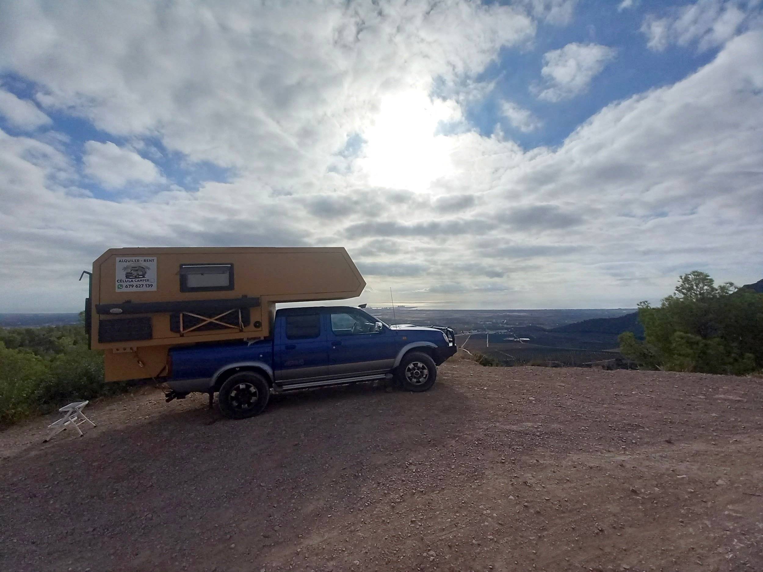 Vue avant de 3/4  - Yescapa