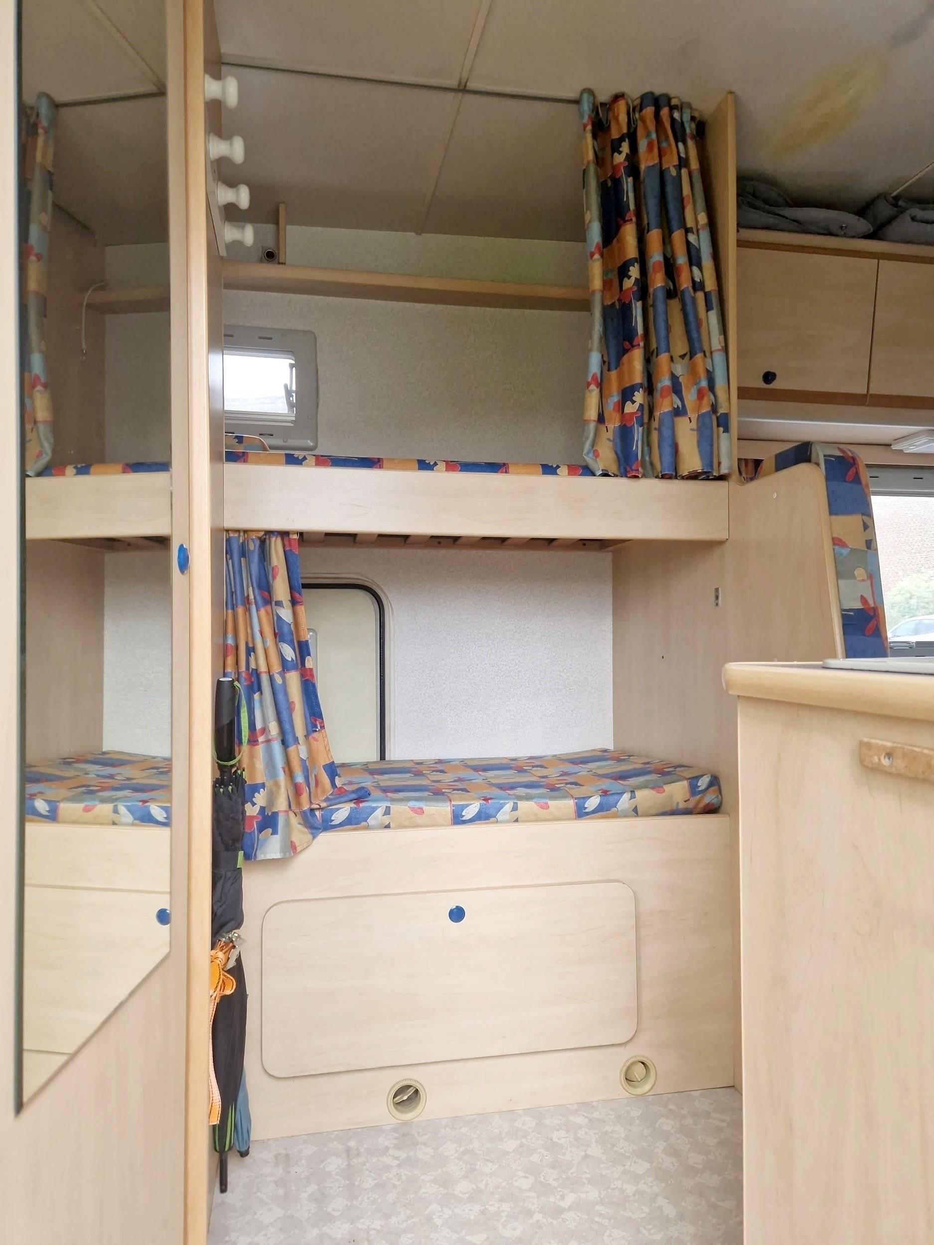 Berth Fiat Ducato - Yescapa